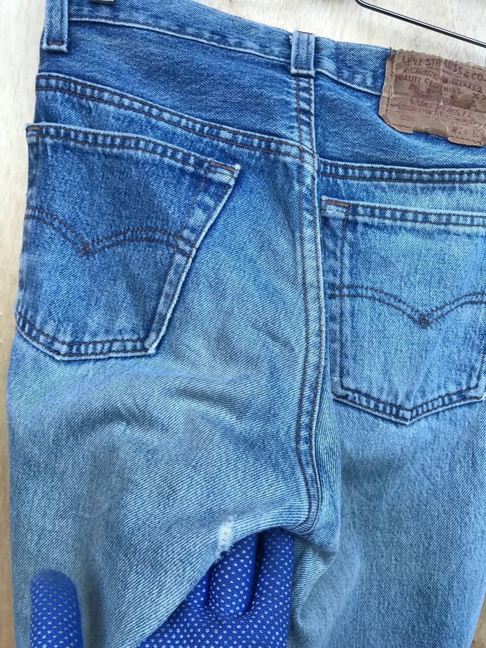 Levi's VINTAGE 1989 LEVIS 501 DISTRESSED JEAN LIGHWASH W27X30 Size US 27 - 8 Thumbnail