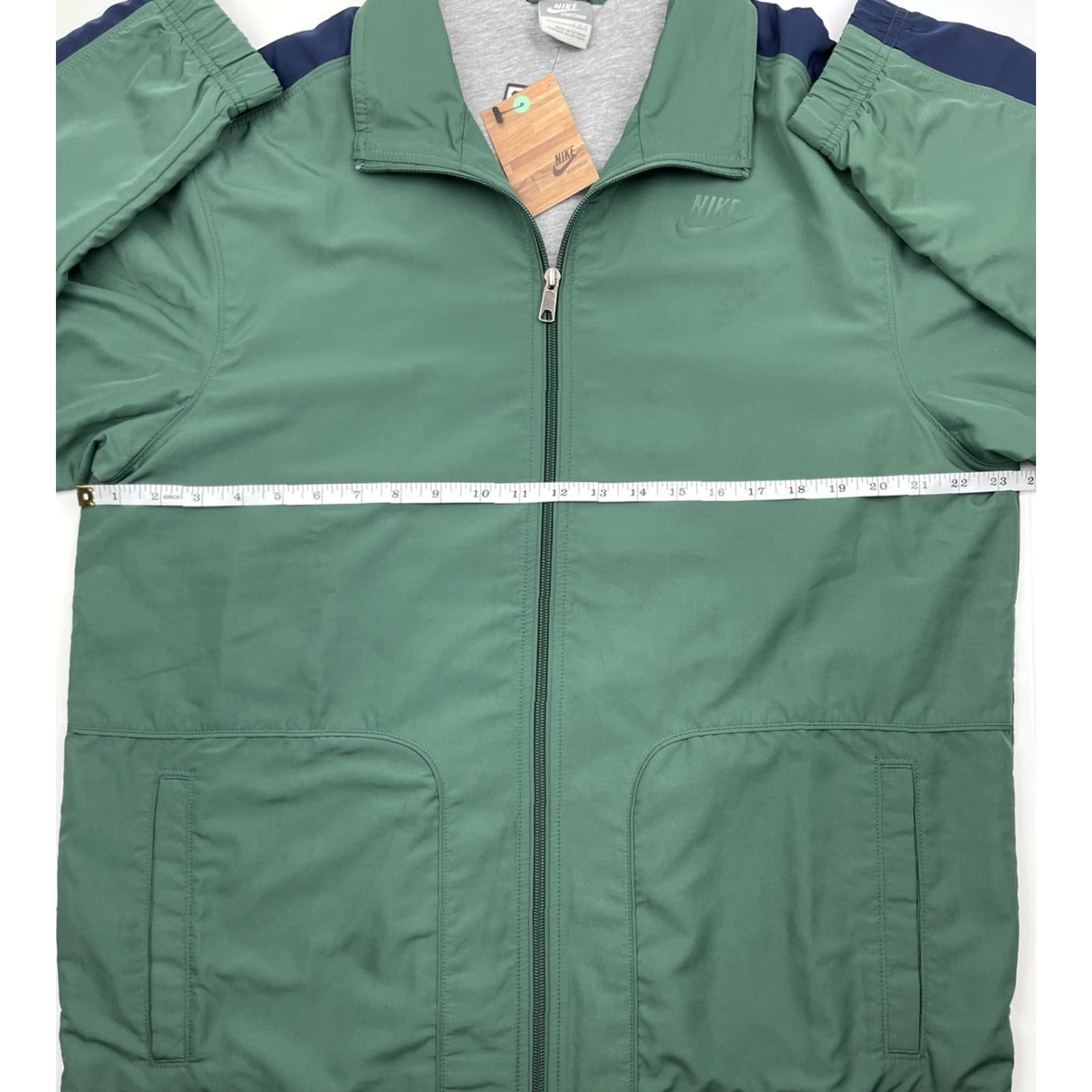 Nike Nike Men's Track Jacket Full Zip Lined Nylon Windbreaker Green Size L Swoosh Sports Size US L / EU 52-54 / 3 - 6 Thumbnail