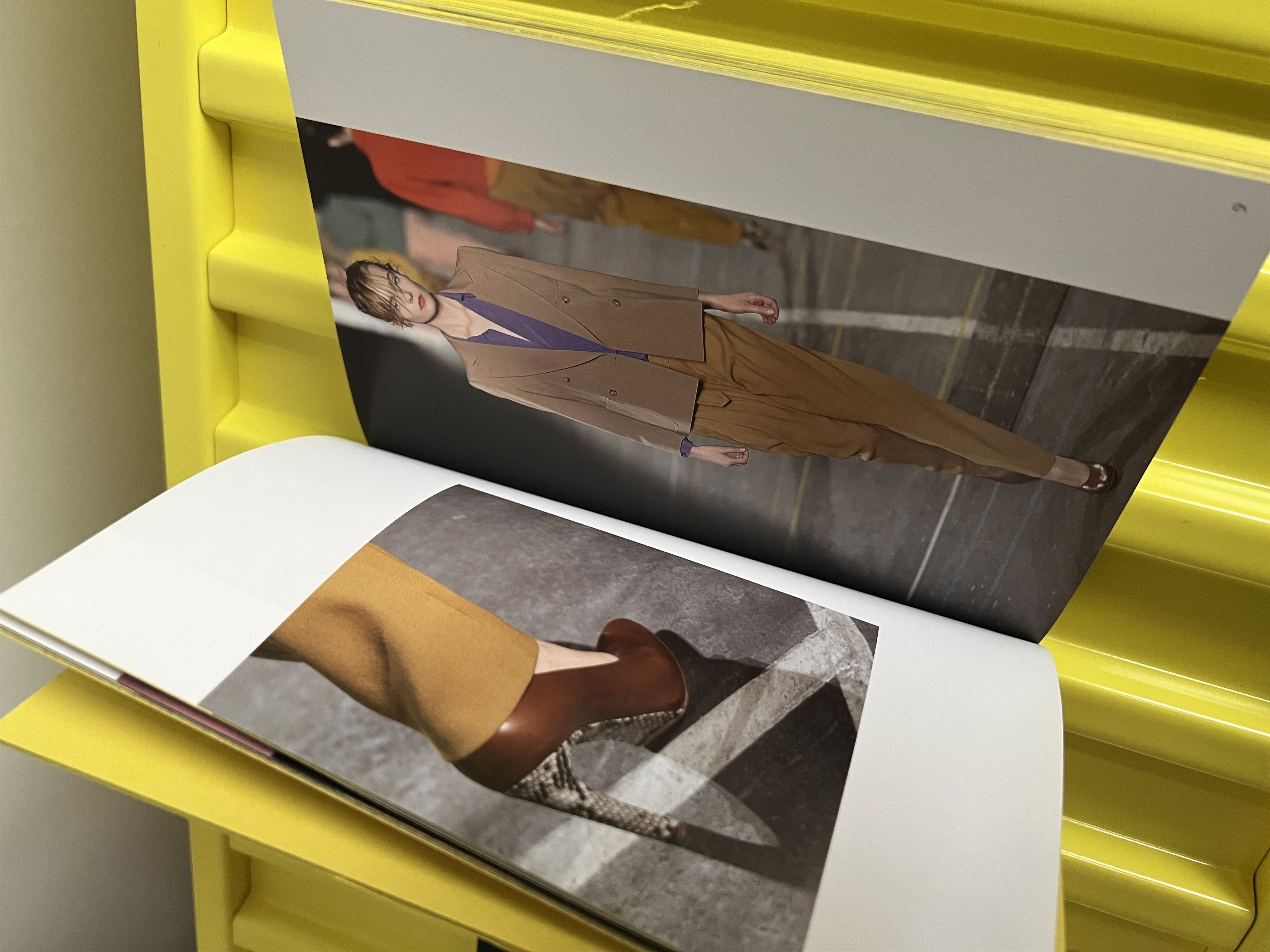 Dries Van Noten Dries Van Noten Lookbooks FW/09-10 Size ONE SIZE - 5 Thumbnail