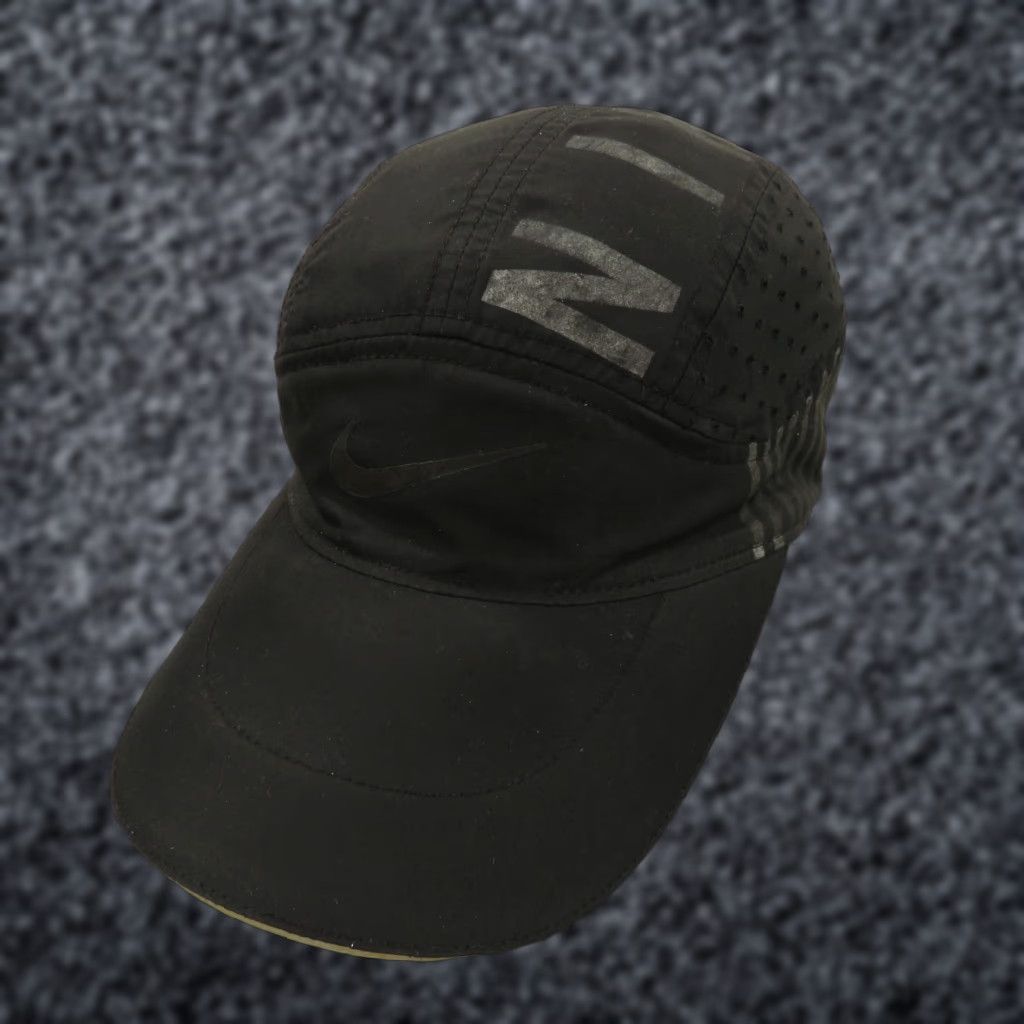 Nike VINTAGE Nike Hat Cap Strap Back Tailwind Black Silver Drifit Reflective Panel Runner Men Size ONE SIZE - 1 Thumbnail