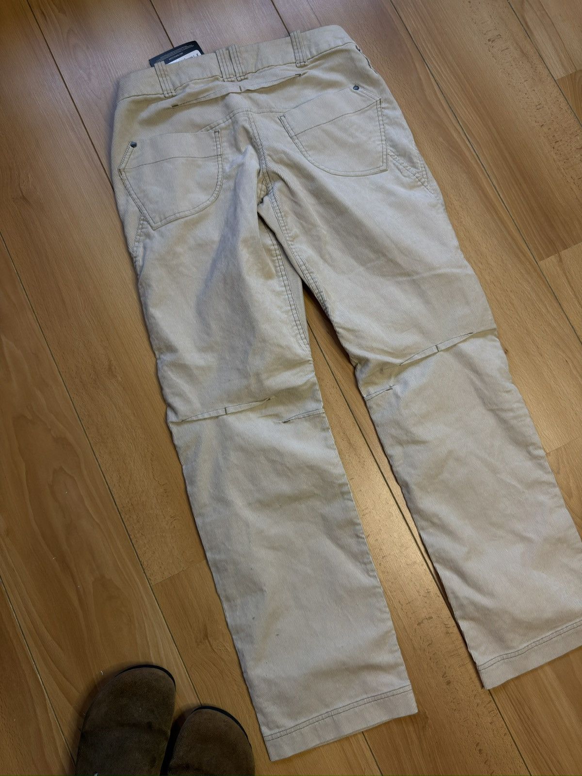 Arc'teryx Arcteryx women’s new beige pants Size 27" / US 4 / IT 40 - 8 Thumbnail