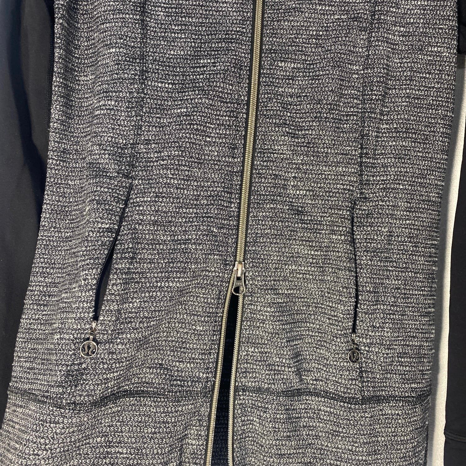 Lululemon Lululemon Yoga Jacket Coco Pique Black Gray women sz 4 Size S / US 4 / IT 40 - 7 Thumbnail
