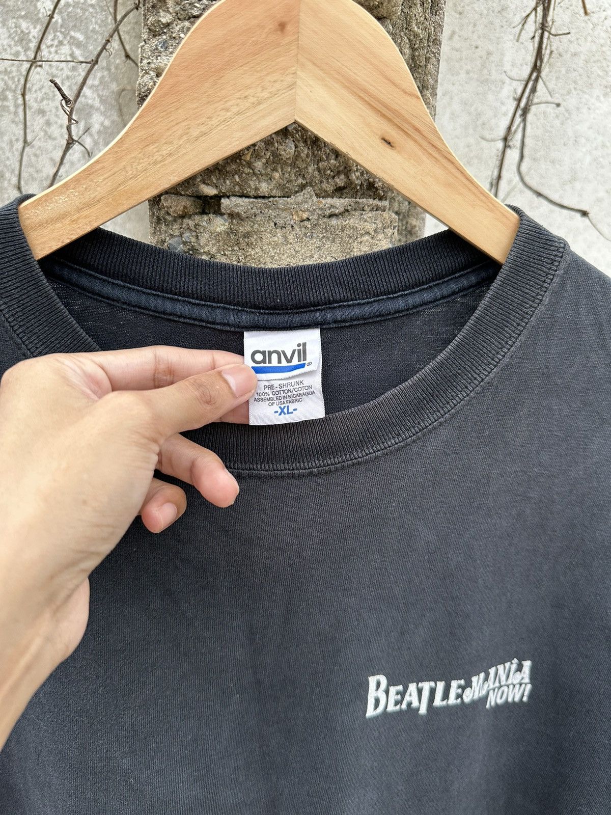 Band Tees Vintage Beatle Mania Now Tour Staff XL Faded Tshirt Size US XL / EU 56 / 4 - 4 Thumbnail