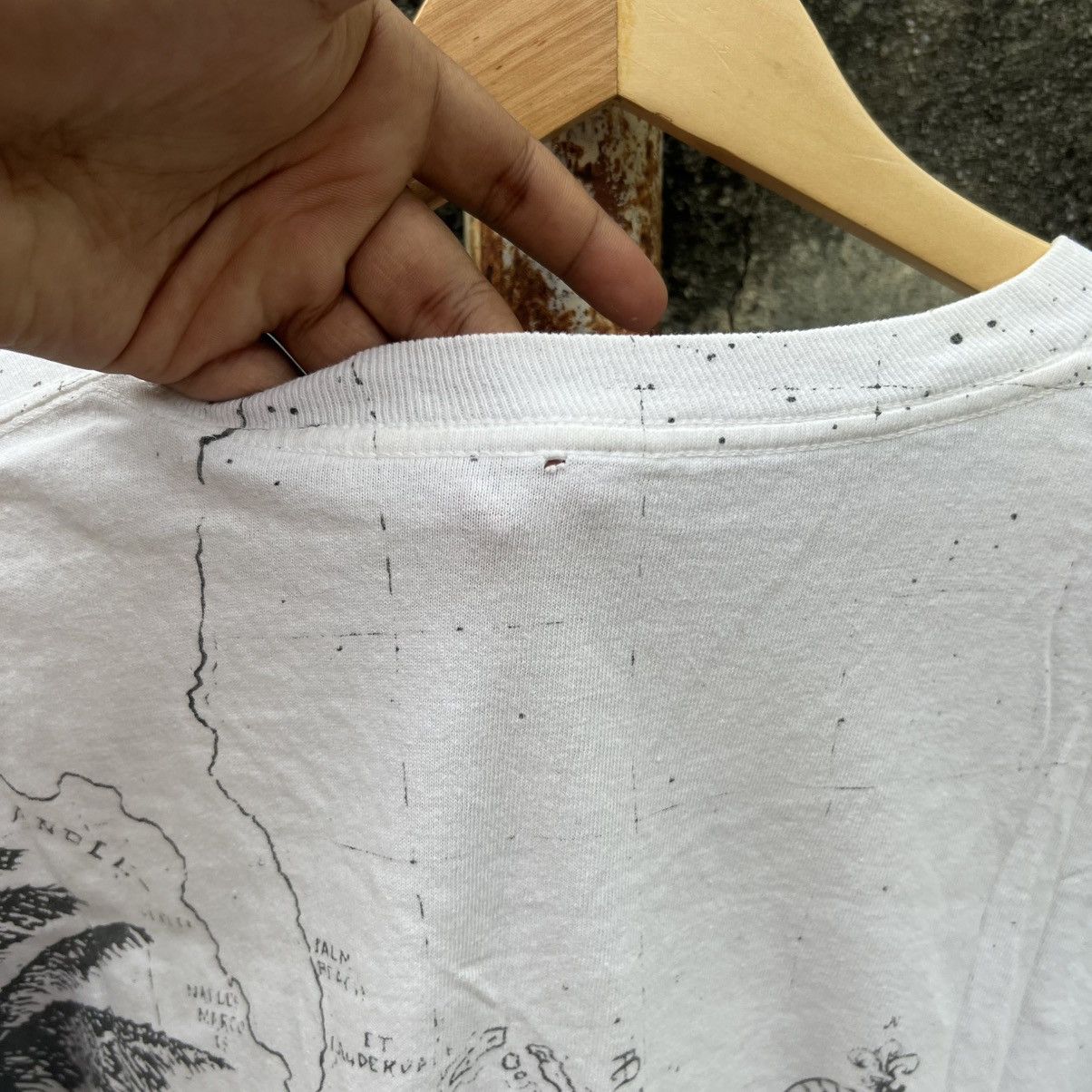 Vintage “VINTAGE” FULLPRINT MAP TEE Size US XL / EU 56 / 4 - 17 Thumbnail