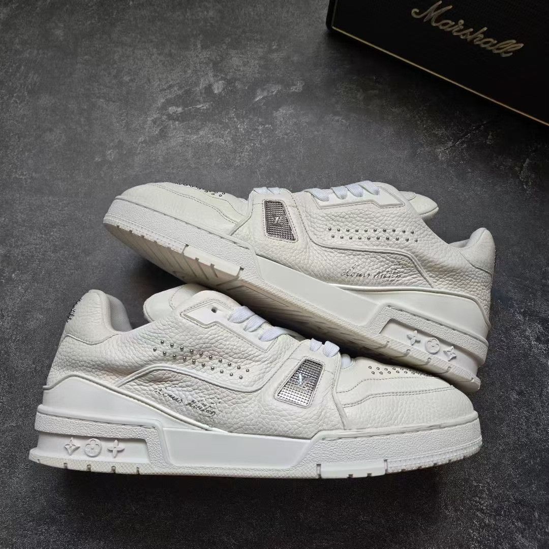 Louis Vuitton Louis Vuitton Training White Lowtop Sneakers 25 Men Size US 10 / EU 43 - 1 Thumbnail