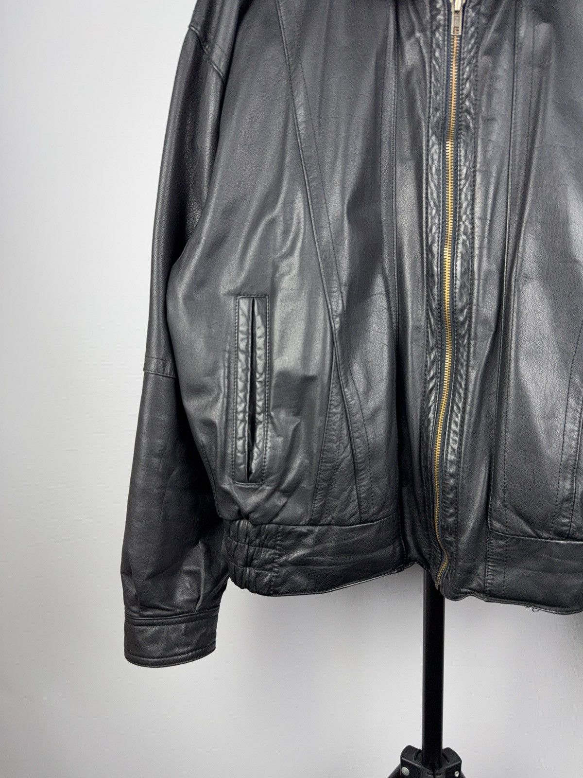 Vintage Vintage Leather Jacket Genuine Leahter bomber Moto Oldmoney Size US L / EU 52-54 / 3 - 3 Thumbnail