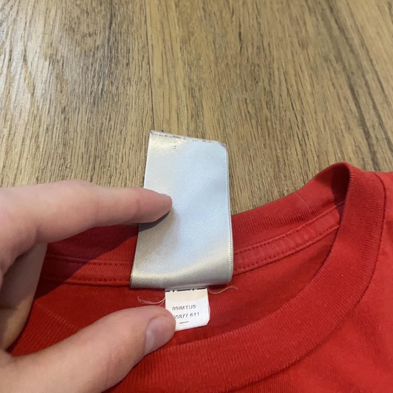 Nike 2000s y2k Red Nike graphic tee with a unique design Size US L / EU 52-54 / 3 - 6 Thumbnail