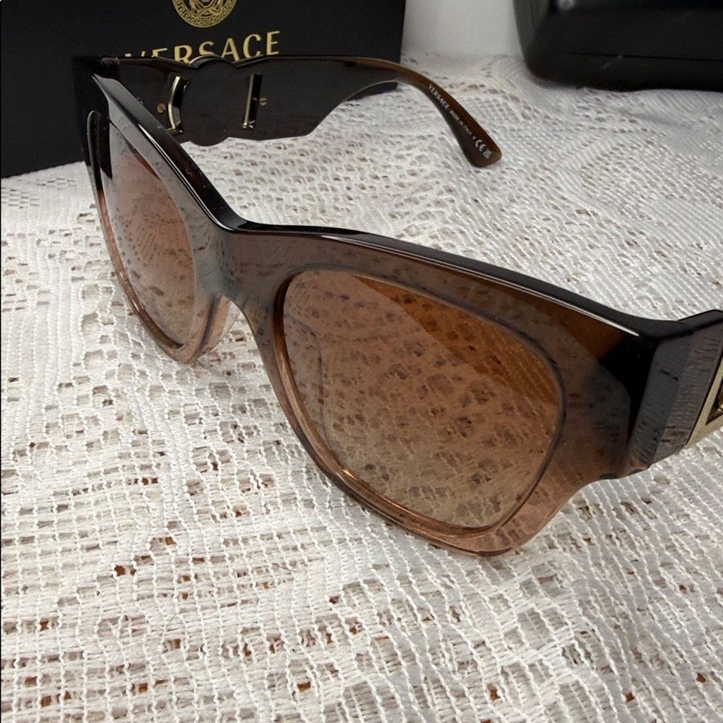 Versace NWT Versace cat eye gold tone Brown Medusa logo sunglasses Size ONE SIZE - 8 Thumbnail