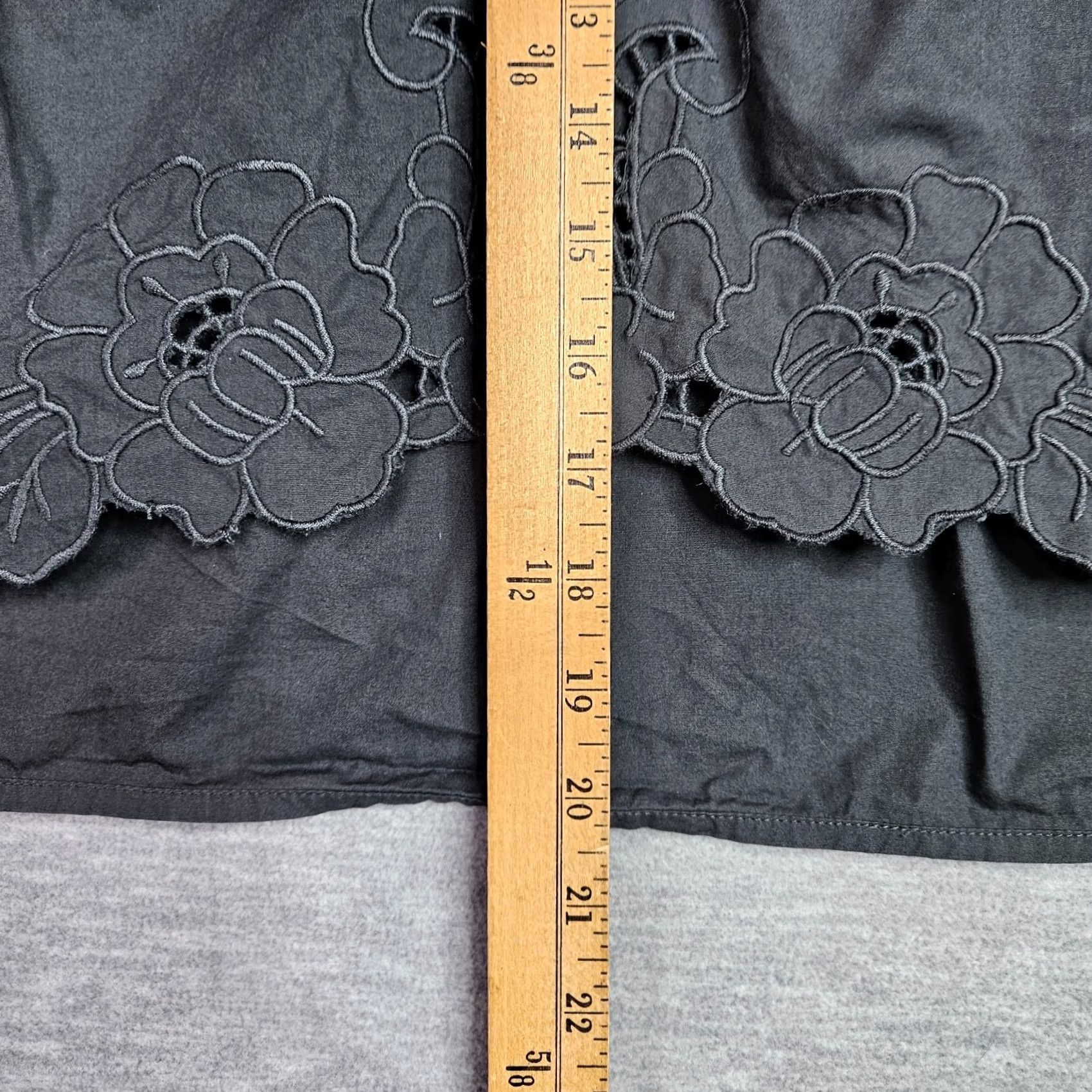 Free People Free People Women's Blouse V-neck Charcoal Gray Embroidered Boho S Shirt Adult Regular Gray Size S / US 4 / IT 40 - 6 Thumbnail
