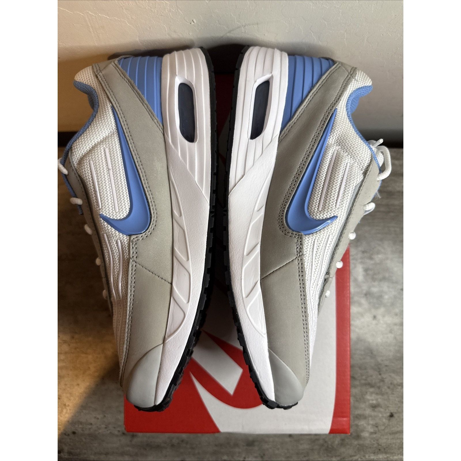 Nike Nike Air Max Verse North Carolina UNC White ValorBlue Size 7 Size US 7 / EU 40 - 3 Thumbnail