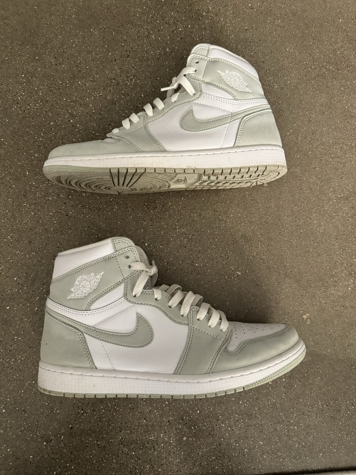 Jordan Brand × Nike Jordan Retro 1 ‘Seafoam Size US 10.5 / EU 43-44 - 1 Thumbnail
