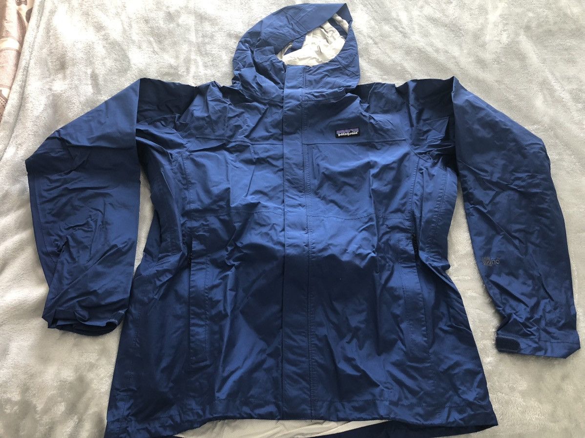 Patagonia lightweight rain jacket