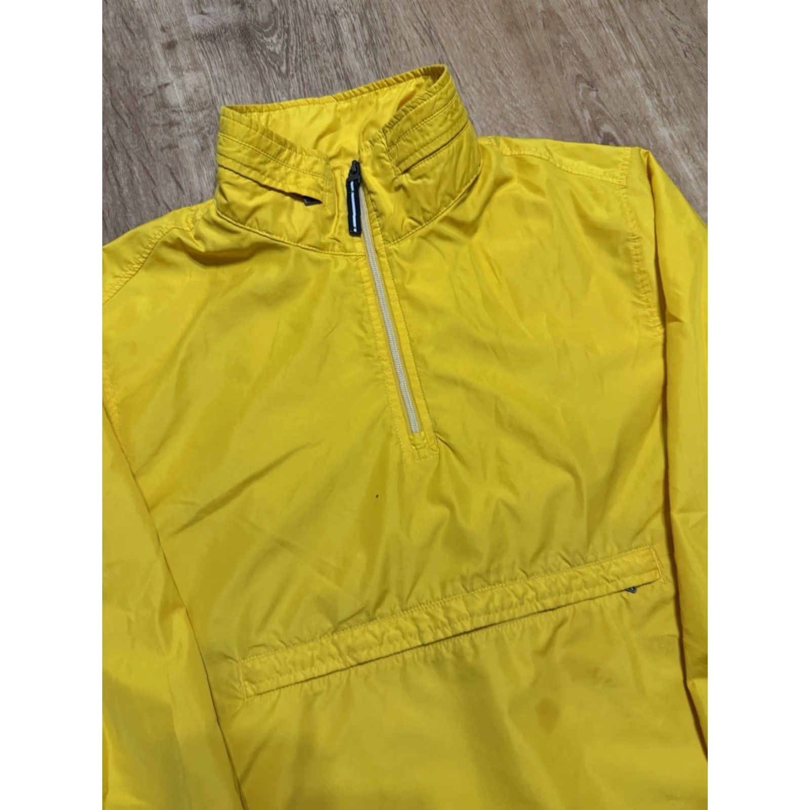 Nike VINTAGE Nike Rain Coat Jacket Kangaroo Pocket Yellow Mens Medium Y2K Silver Tag Blank Rain Jacket Mens Size US M / EU 48-50 / 2 - 4 Thumbnail