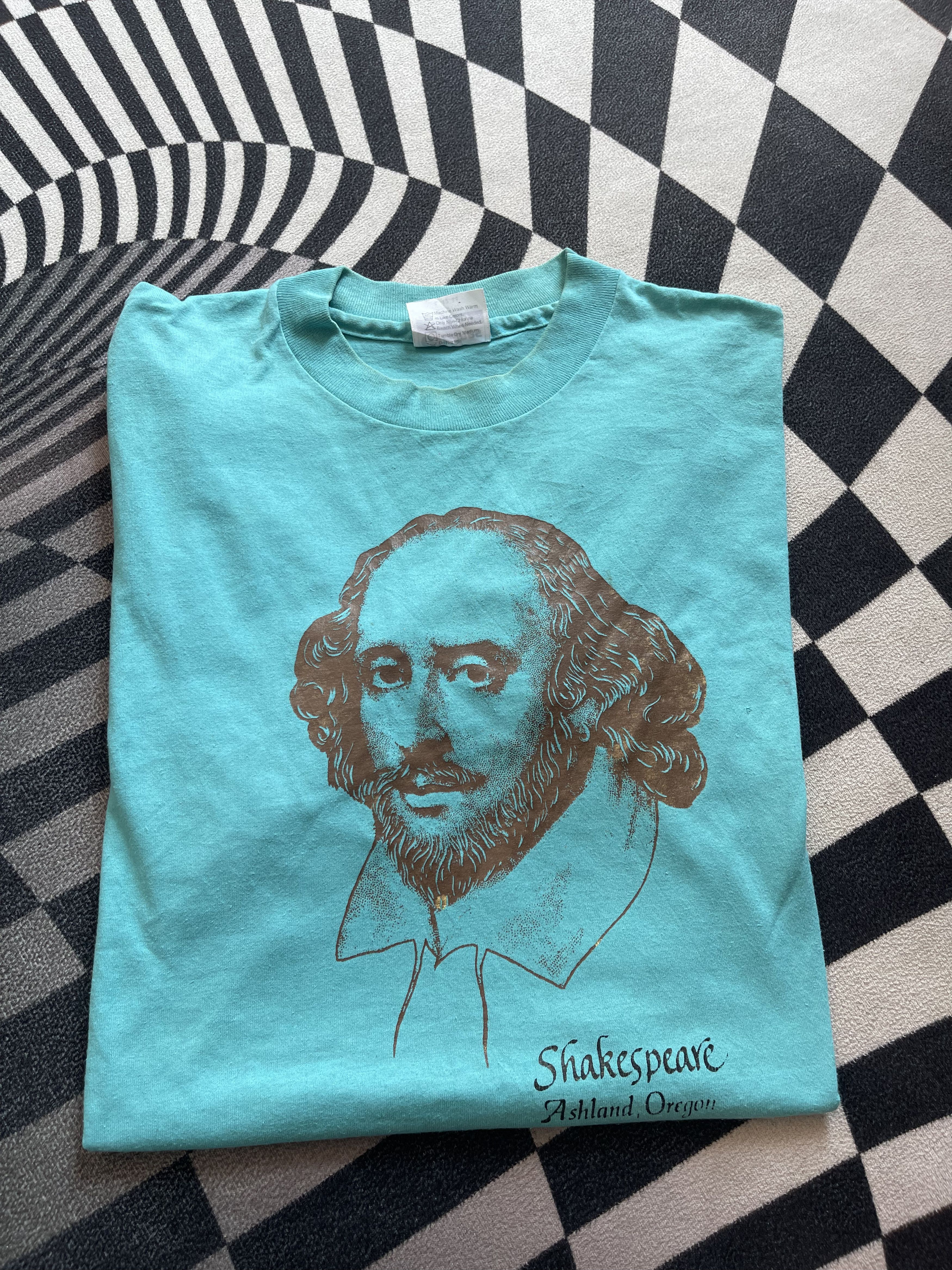 Vintage Vintage 80s Shakespeare Ashland Oregon T-Shirt Size US L / EU 52-54 / 3 - 1 Thumbnail