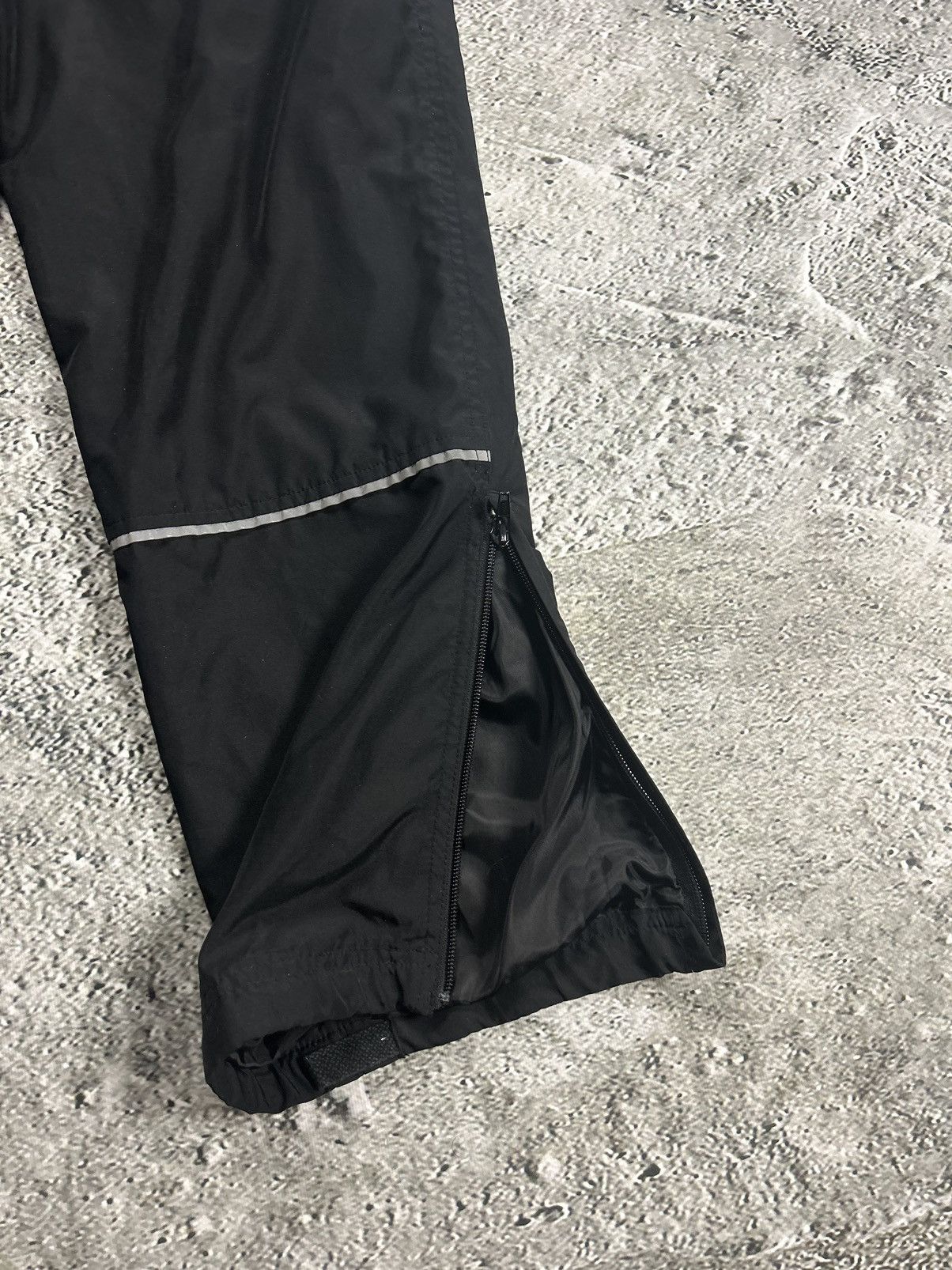 Reebok Reebok nylon track pants parachute black Y2K reflective Size US 30 / EU 46 - 8 Thumbnail