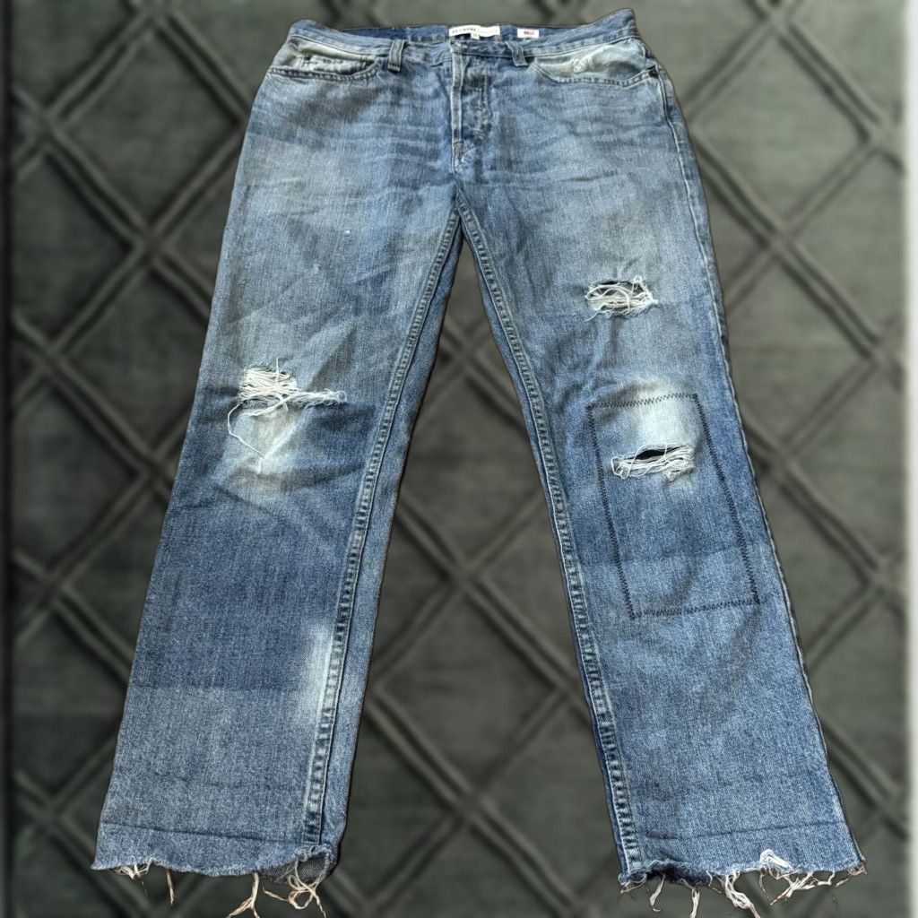 RE/DONE RE/DONE Denim Originals High Rise Light Wash Jeans 26 Regular Straight Womens Distressed 30.5" W 26" Inseam Blue Denim Size 26" / US 2 / IT 38 - 1 Thumbnail