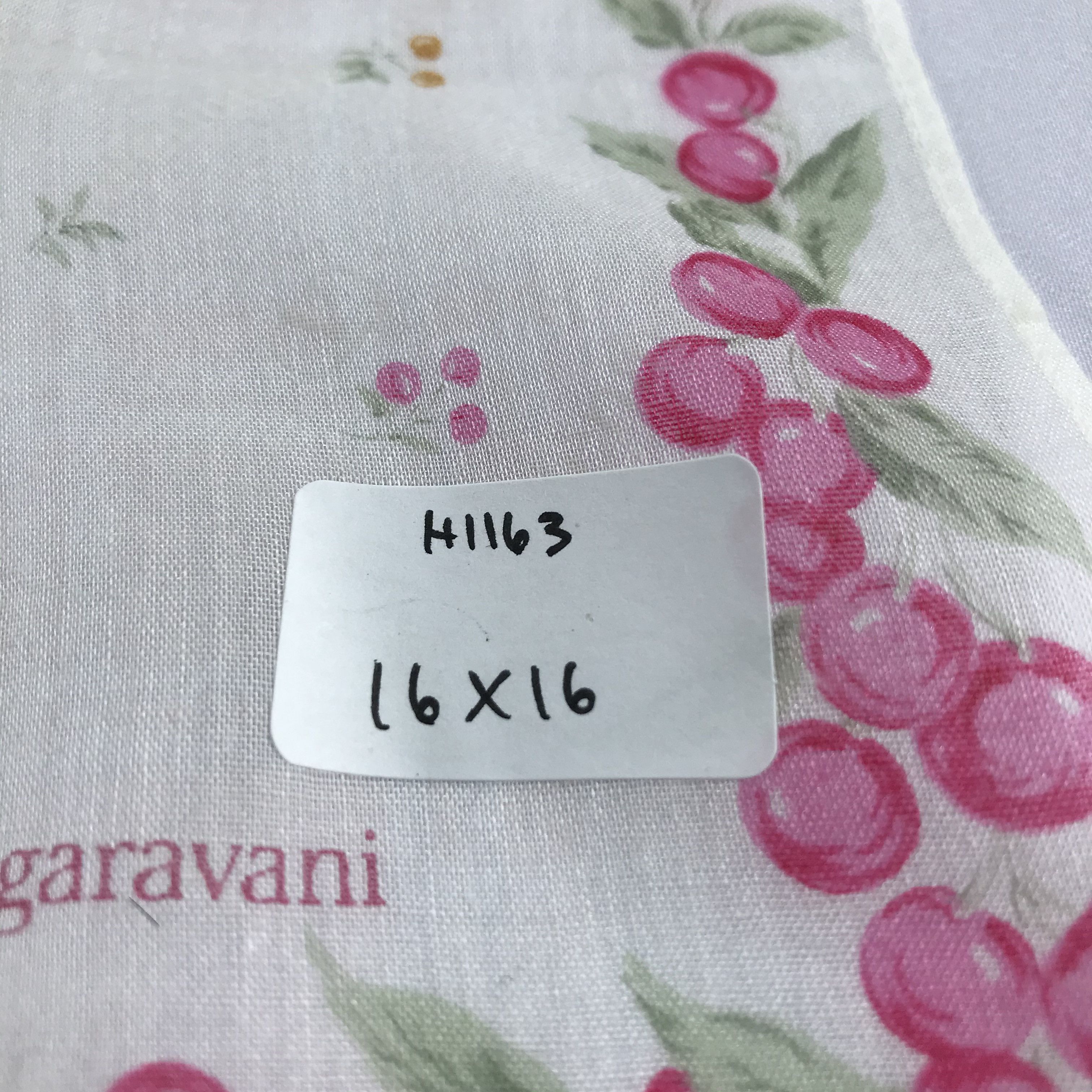 Vintage Valentino Garavani Handkerchief Neckerchief Bandana H1163 Size ONE SIZE - 6 Thumbnail