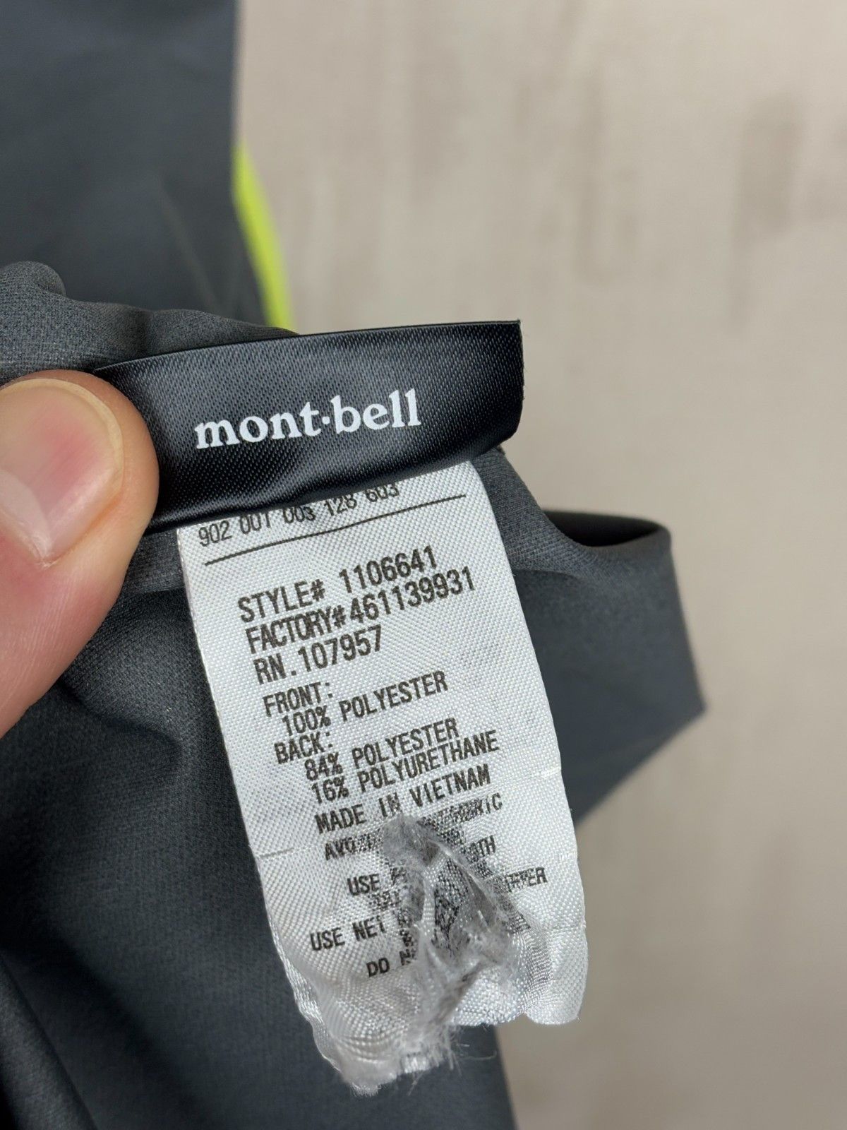 Montbell Montbell Cross Runner Jacket Climabarrier Windbreaker Size US L / EU 52-54 / 3 - 15 Thumbnail