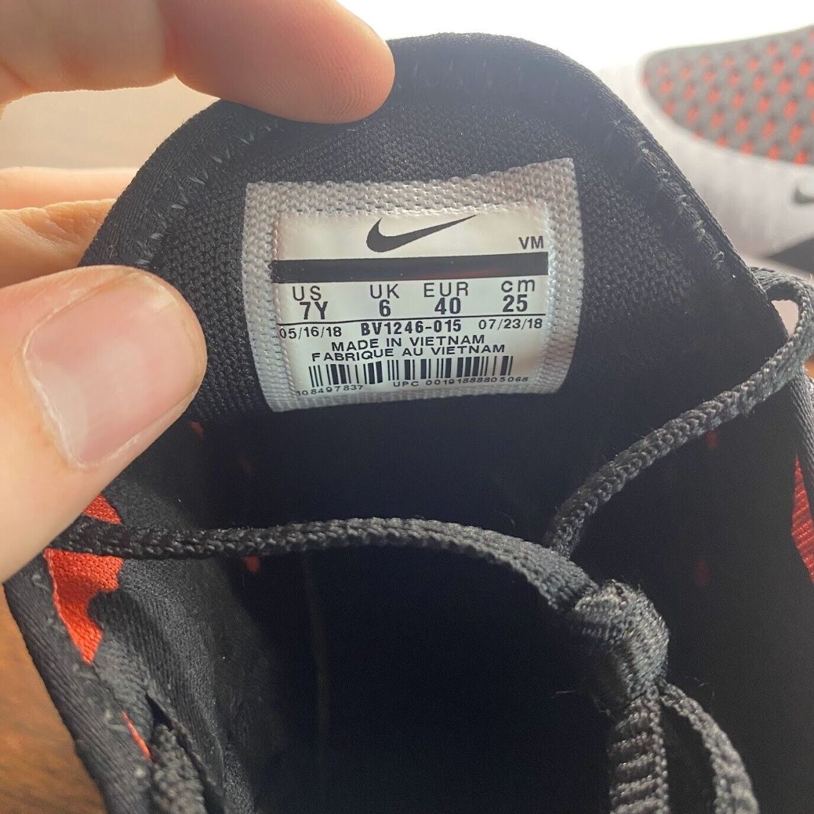 Nike NEW Nike Air Max 270 (GS) Black Crimson BV1246-015 NO LID Size US 7 / EU 40 - 8 Thumbnail
