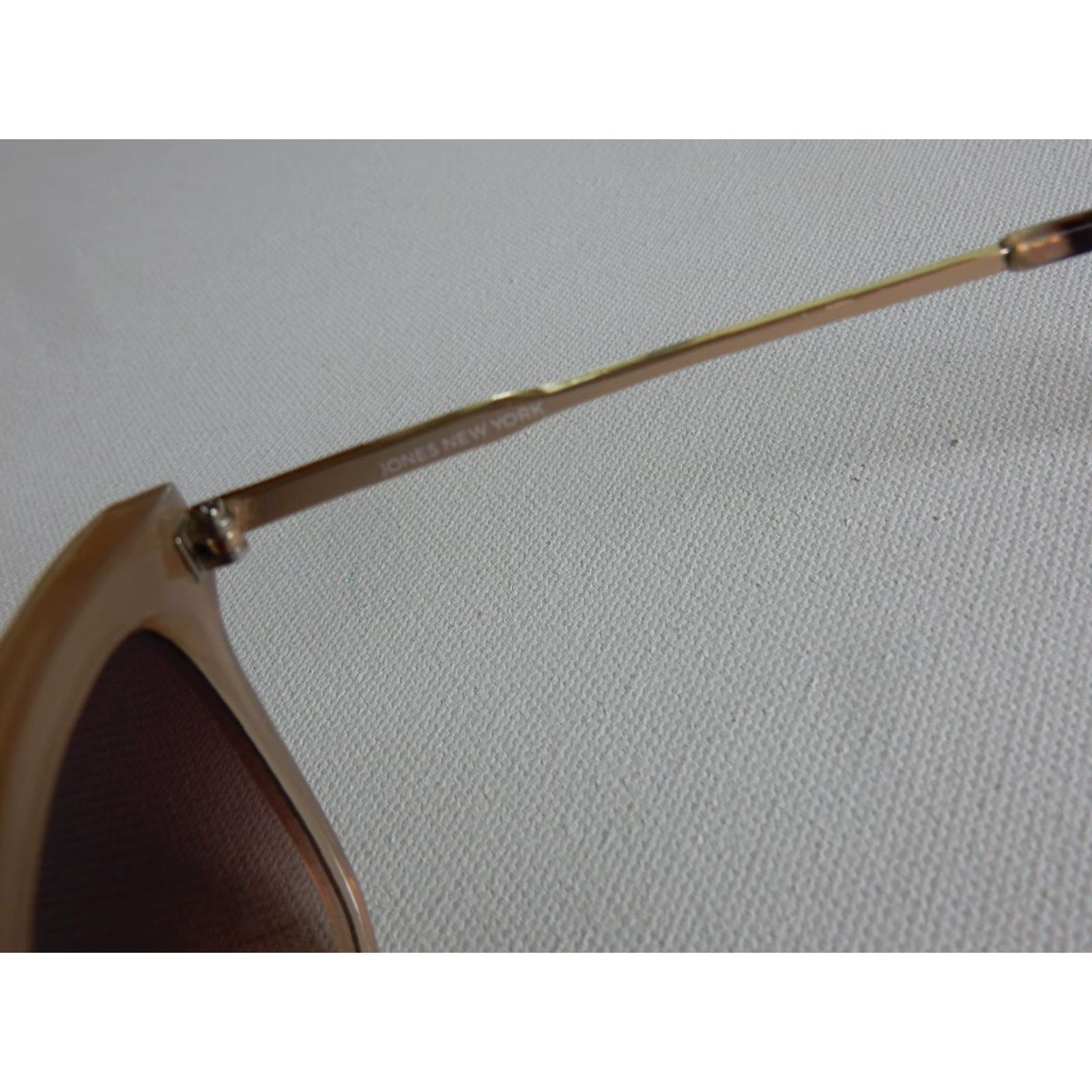Jones New York Jones New York Women's Sunglasses Beige Small Frame Classic Style Size ONE SIZE - 5 Thumbnail