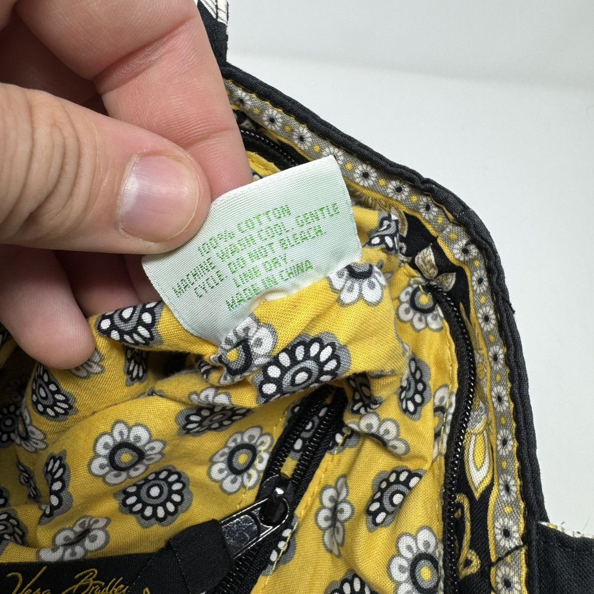 Vera Bradley VERA BRADLEY Yellow Bird Morgan Bucket Purse Zip Retired Size ONE SIZE - 19 Thumbnail