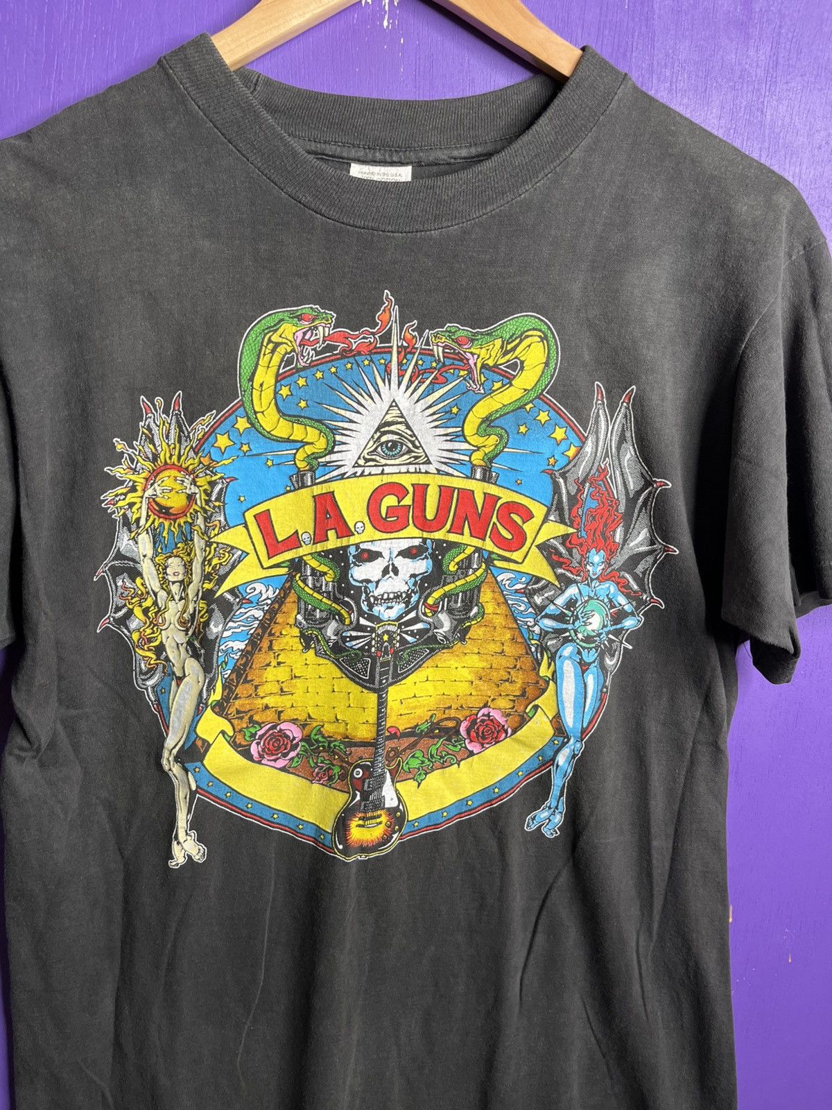 Band Tees × Vintage Vintage 90s LA Guns Hollywood vampires tour t-shirt Size US M / EU 48-50 / 2 - 3 Thumbnail