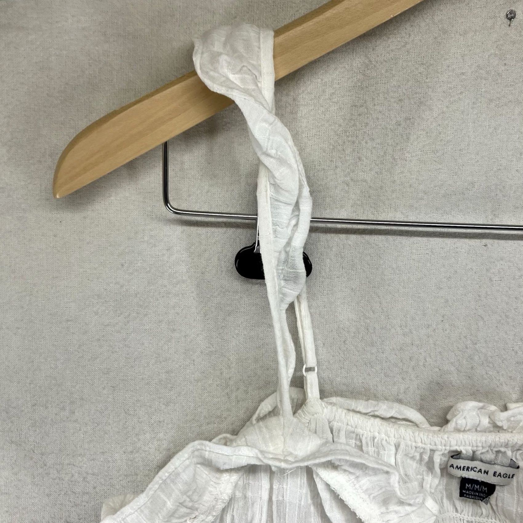 American Eagle Outfitters American Eagle Smocked Crop Top Medium White Ruffle Button Front Tie Strap Maid Size M / US 6-8 / IT 42-44 - 7 Thumbnail