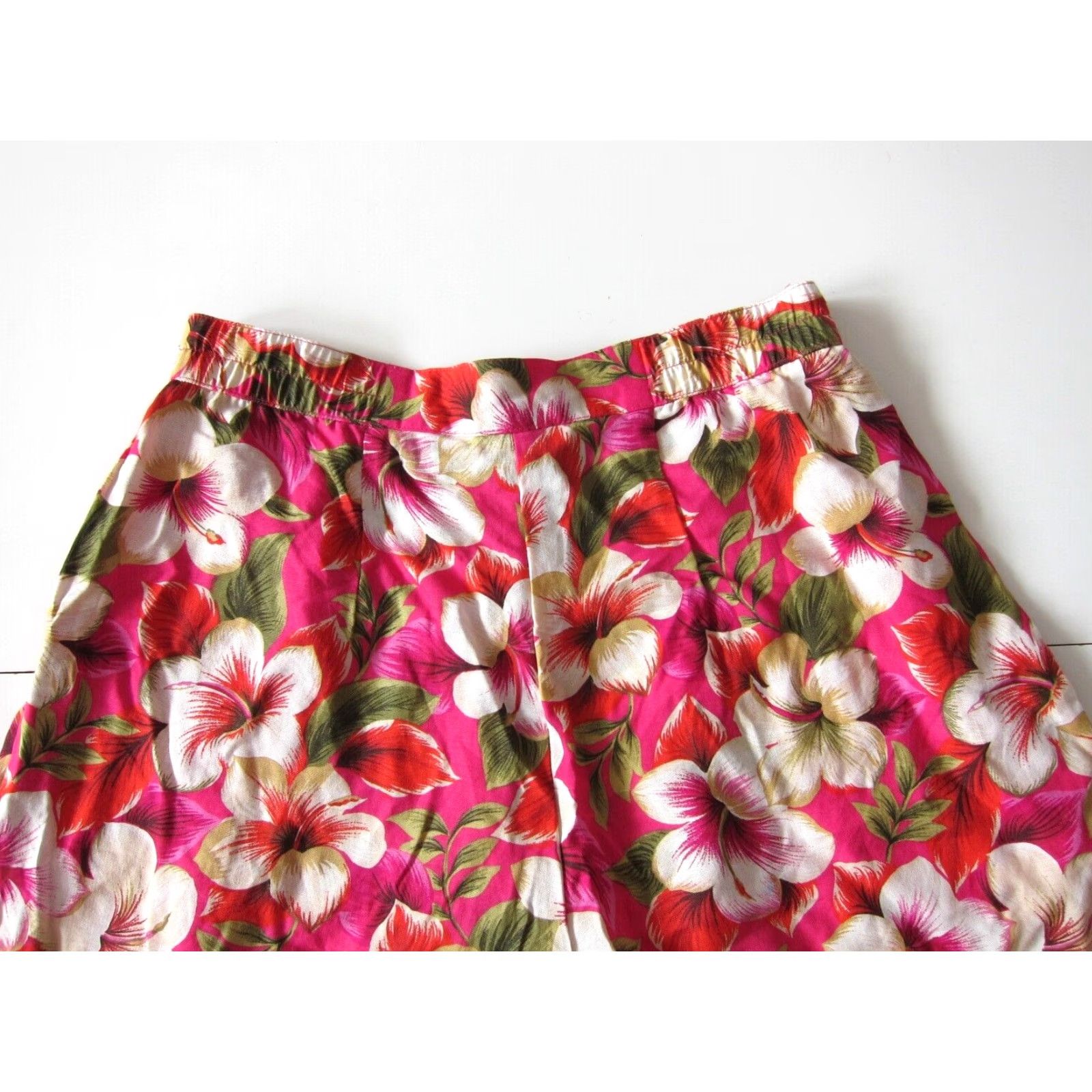 Vintage Leslie Fay Missy Bermuda Shorts Women M Pink 100% Rayon High Rise Pleated Side Pockets White Green 30" waist 16" rise 50" hip 8.5" inseam Size 32" / US 10 / IT 46 - 5 Thumbnail