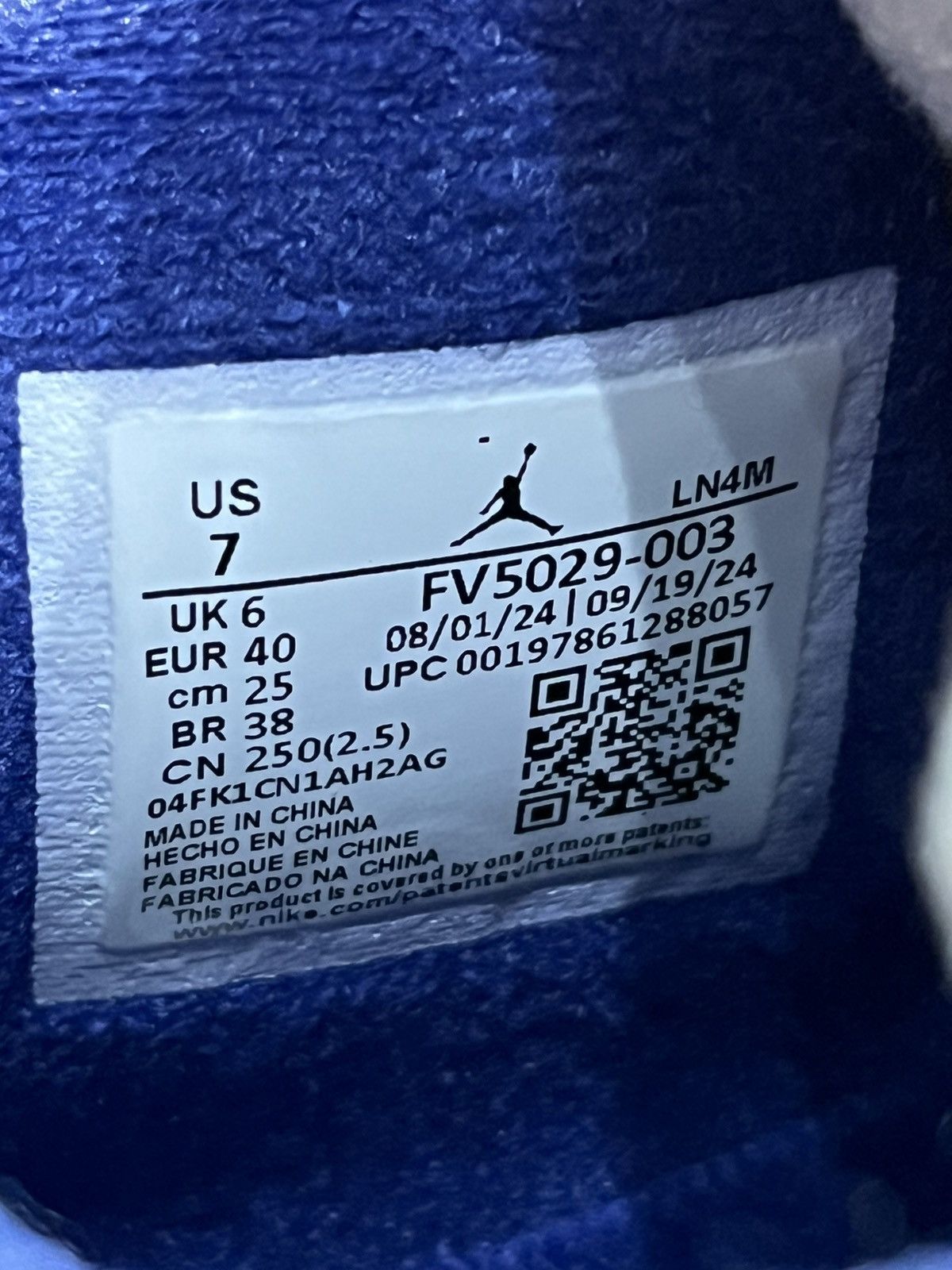 Jordan Brand × Nike Air Jordan 4 Rare Air Size US 7 / EU 40 - 8 Thumbnail