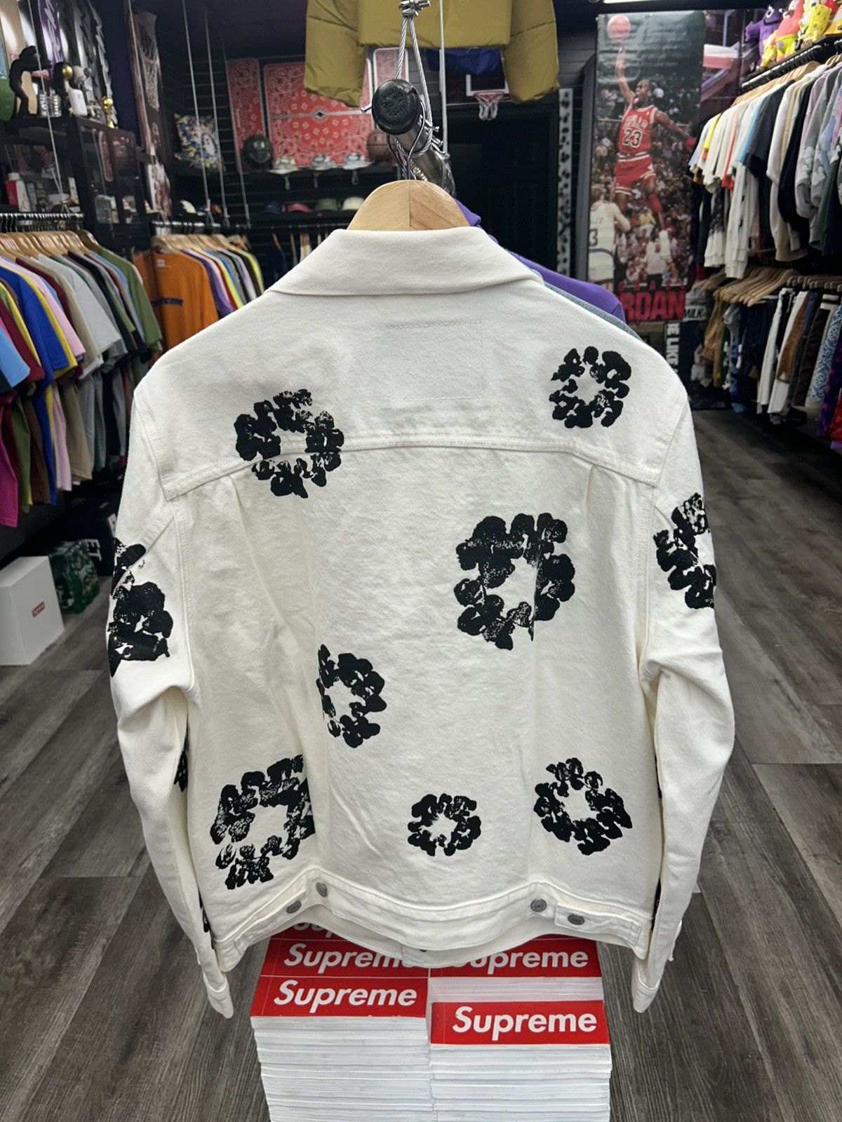 DENIM TEARS × Levi's Denim Tears x Levi's Cotton Wreath Denim Jacket Size US M / EU 48-50 / 2 - 2 Thumbnail