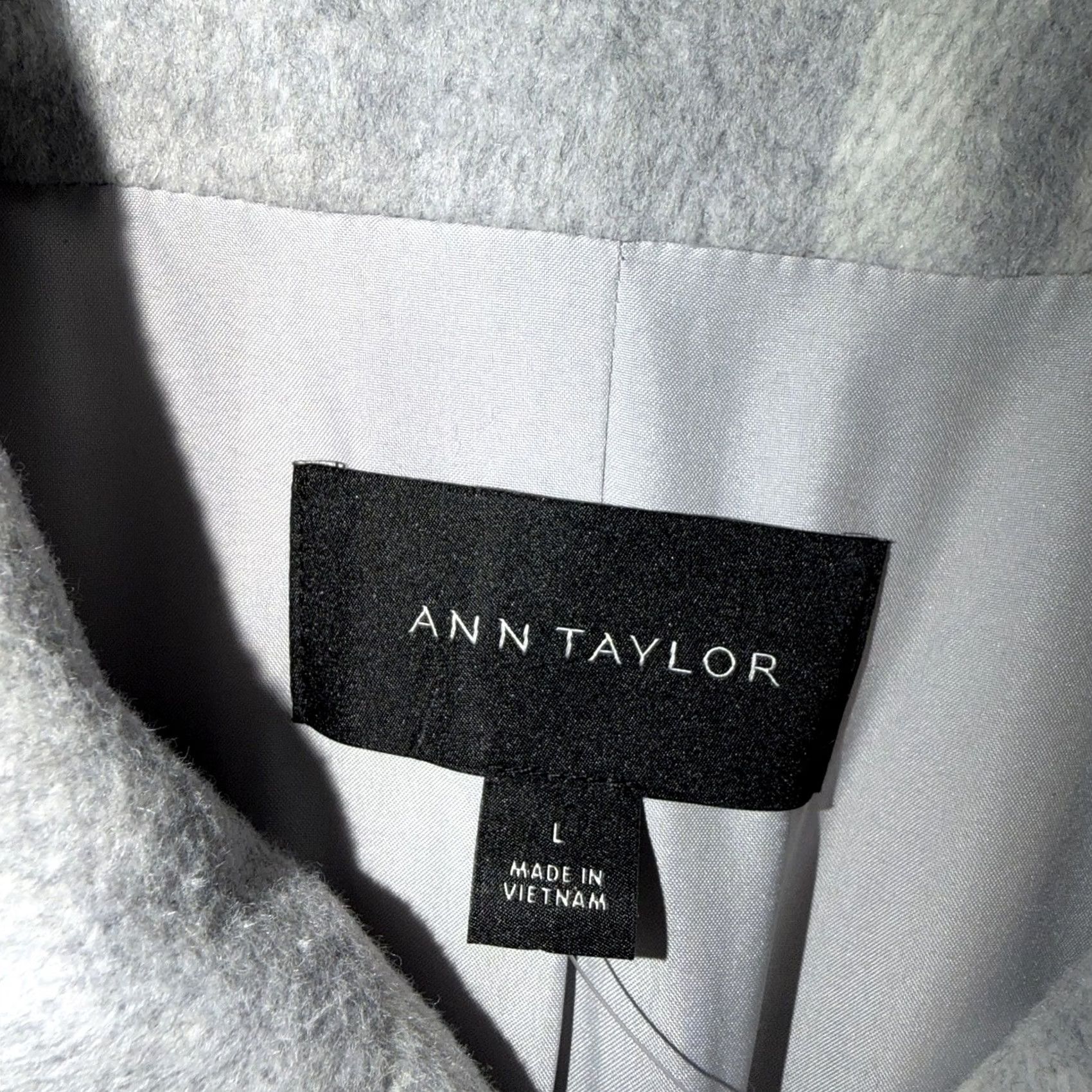 Ann Taylor VINTAGE: No Ann Taylor Coat Trench Wool Blend Plaid Gray Long Belted Buttoned Fully Lined Size L Womens Size L / US 10 / IT 46 - 5 Thumbnail