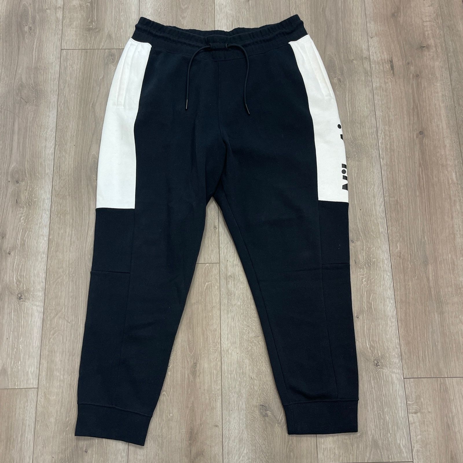 Nike Nike Air Men's Fleece Joggers sweatpants black white size XL Size US 30 / EU 46 - 1 Thumbnail