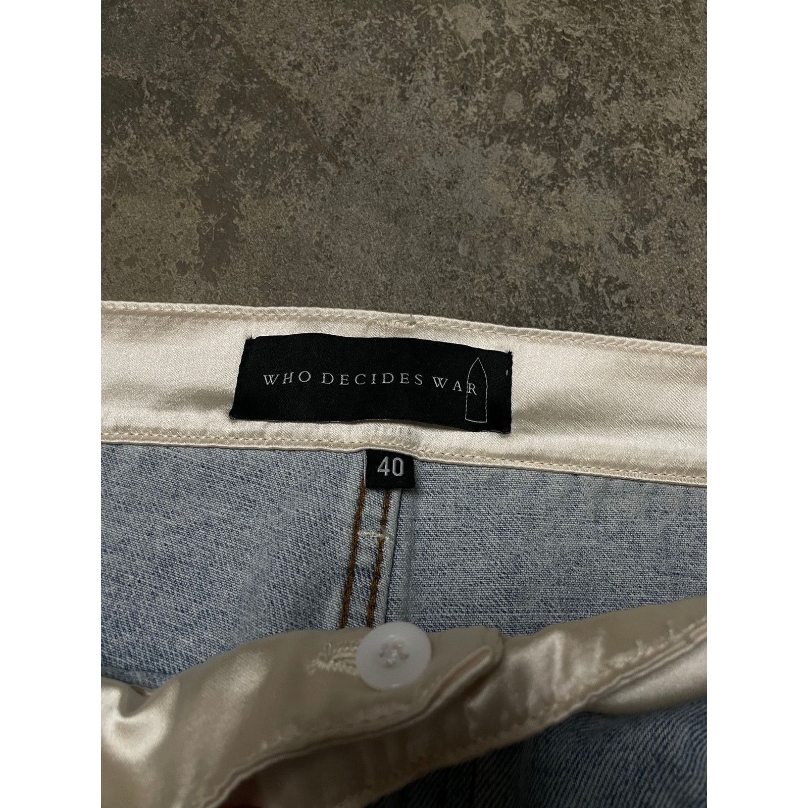 Who Decides War WDW Jeans Lightwash Plain Used 40 Size US 40 / EU 56 - 3 Thumbnail