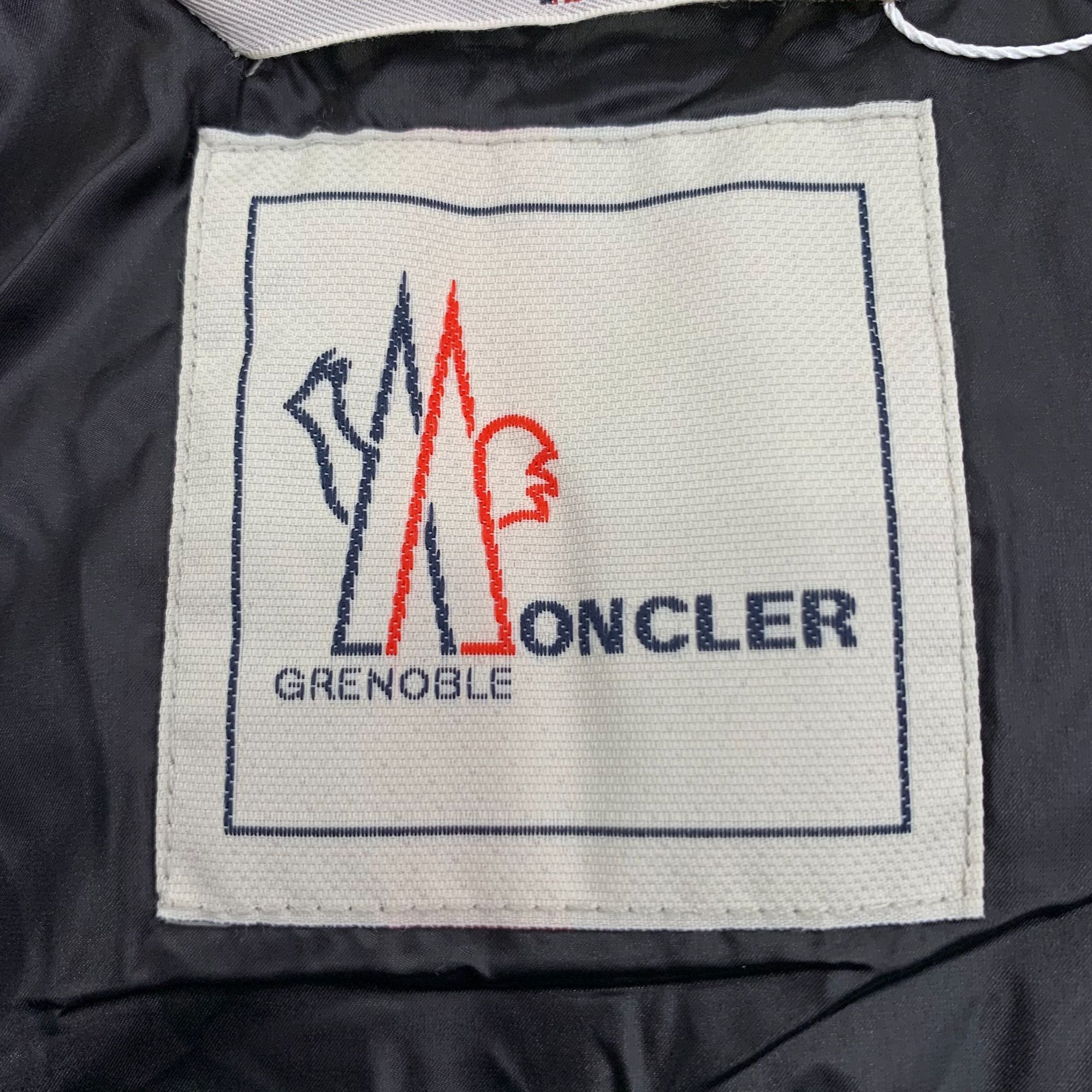 Moncler Moncler Makalu Series Green Logo Patch Hooded Down Jacket (S Size S / US 4 / IT 40 - 2 Thumbnail