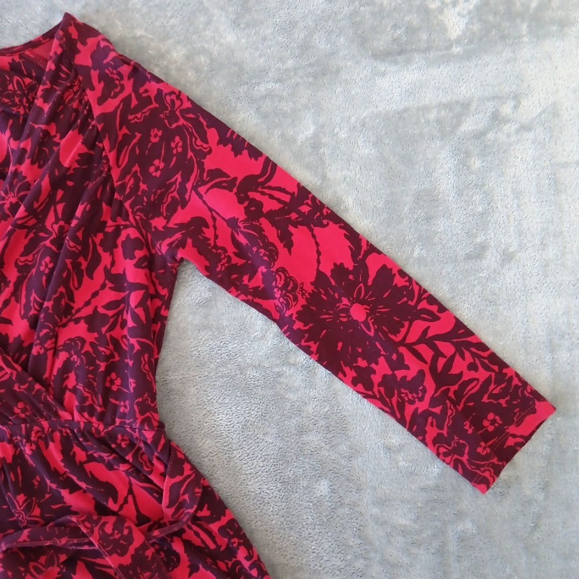 Lands' End Lands' End Fit Flare Dress XS Red Floral Long Sleeve V-Neck Pullover Dress, Knee Length, Belted, Regular, Women, Cotton Spandex, Machine Washable Size XS / US 0-2 / IT 36-38 - 3 Thumbnail
