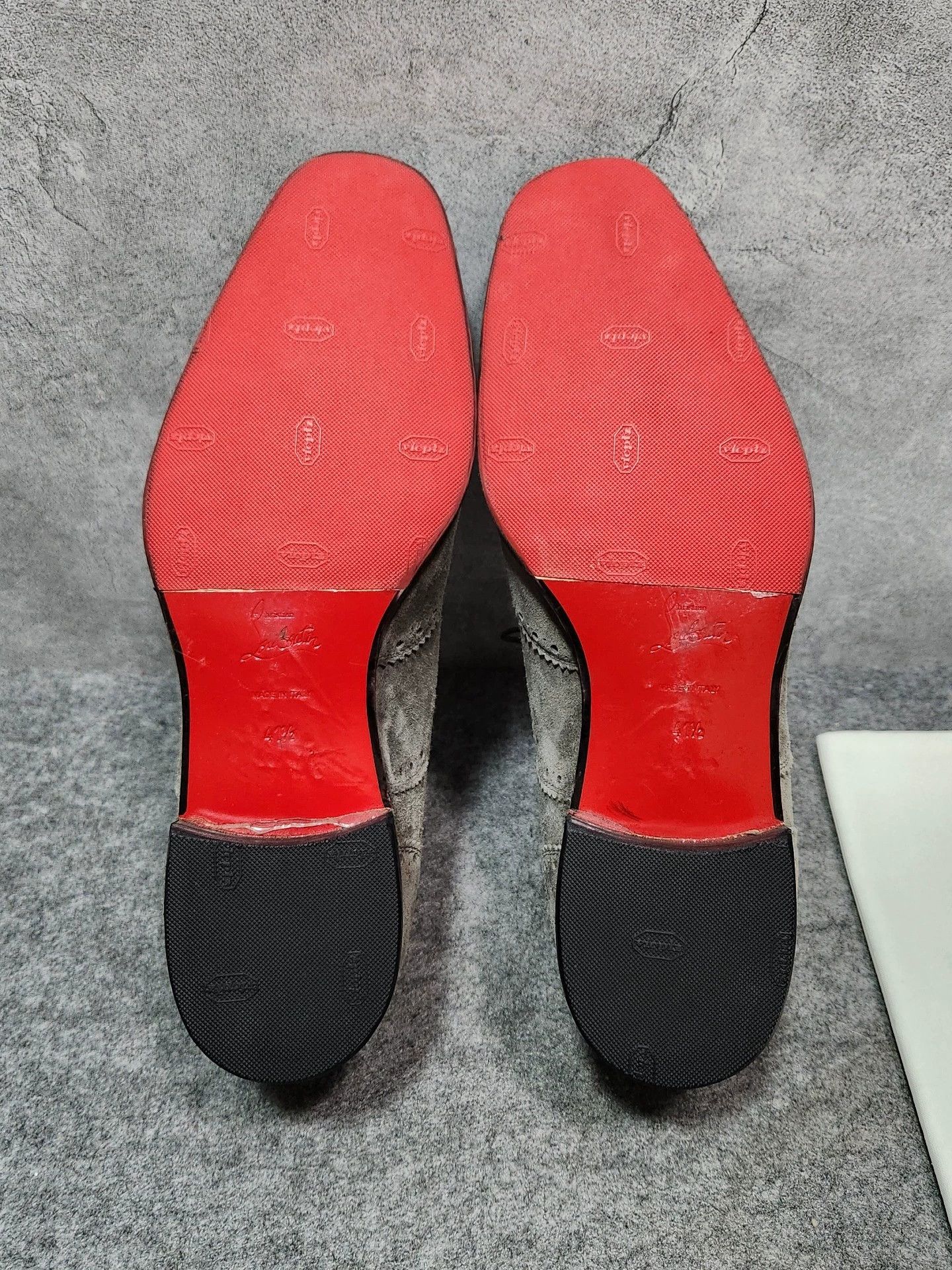 Christian Louboutin Christian Louboutin grey calfskin suedecasual with red sole Size US 9.5 / EU 42-43 - 9 Thumbnail