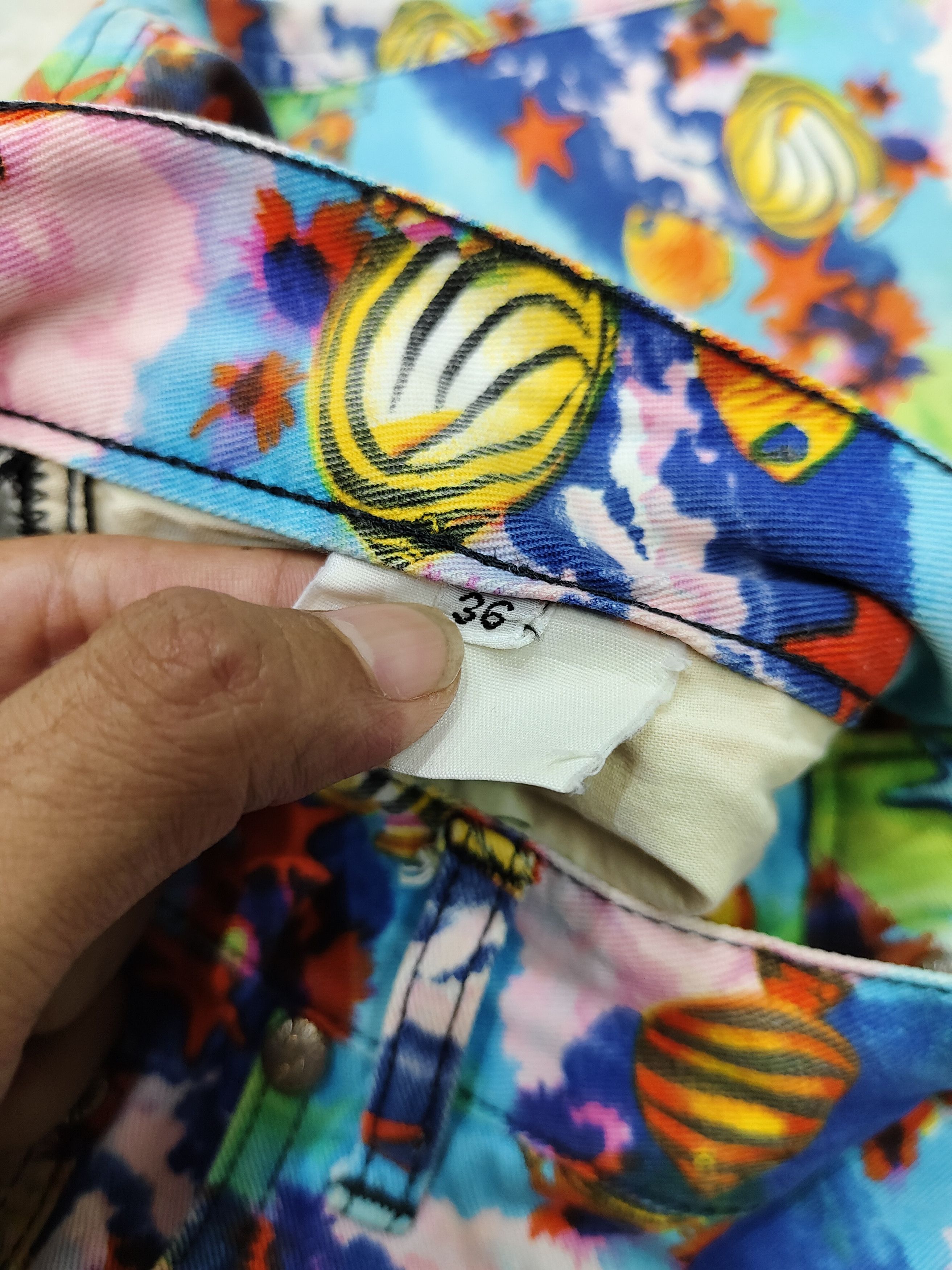 Versace RARE🔥 Versace Sport 🇮🇹 Aquarium Art Short Jeans Size 33" - 7 Thumbnail