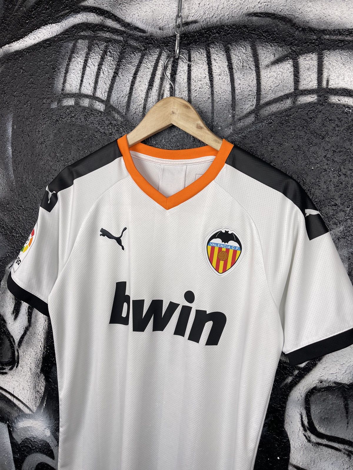 Puma Puma Valencia Football Club Home Soccer Jersey T-Shirt Men’s Size Medium Size US M / EU 48-50 / 2 - 2 Thumbnail