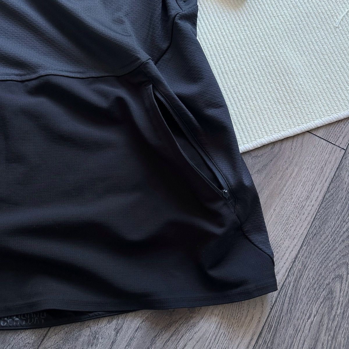 Lululemon Lululemon Mobility Obsidian Black Train Crew Neck Tshirt Size US L / EU 52-54 / 3 - 3 Thumbnail