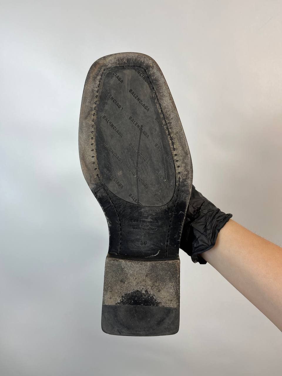 Balenciaga BALENCIAGA Chelsea ZIP-UP LEATHER BOOTS. SIZE 36 Size US 6 / IT 36 - 8 Thumbnail