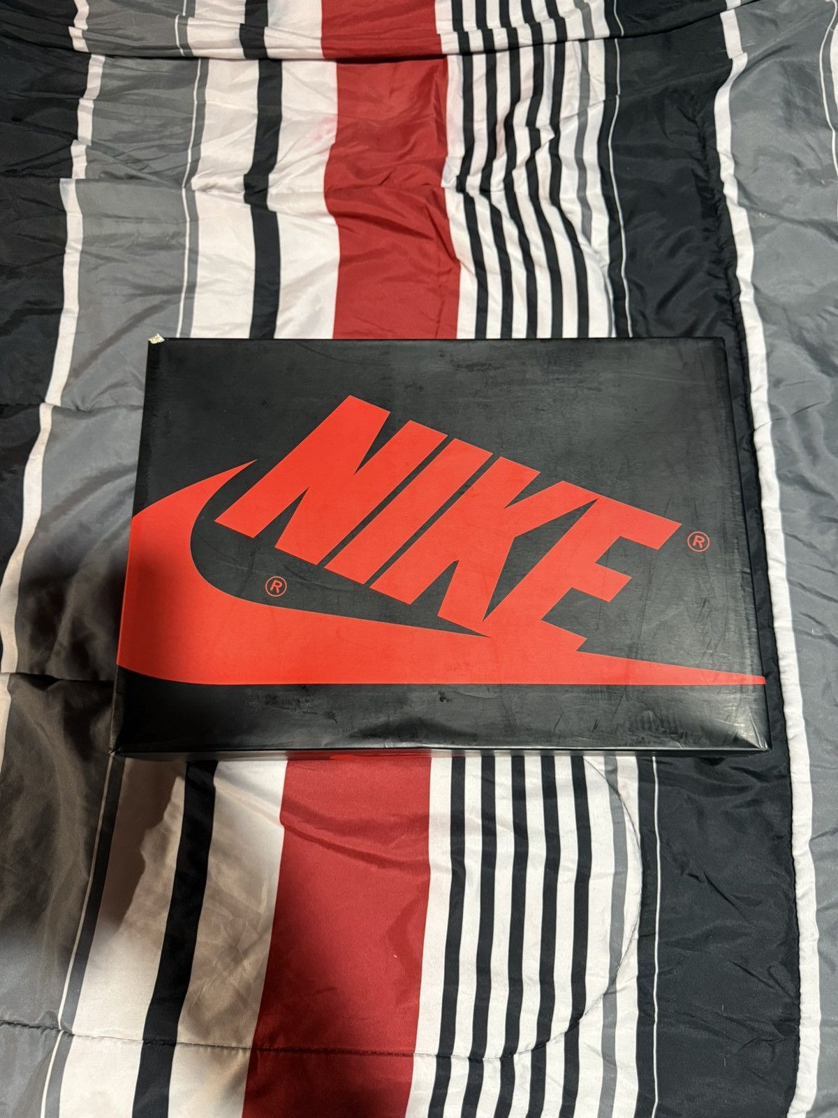 Jordan Brand Size 15 - Jordan 1 Retro High OG Royal Toe 2020 Size US 15 / EU 48 - 8 Thumbnail