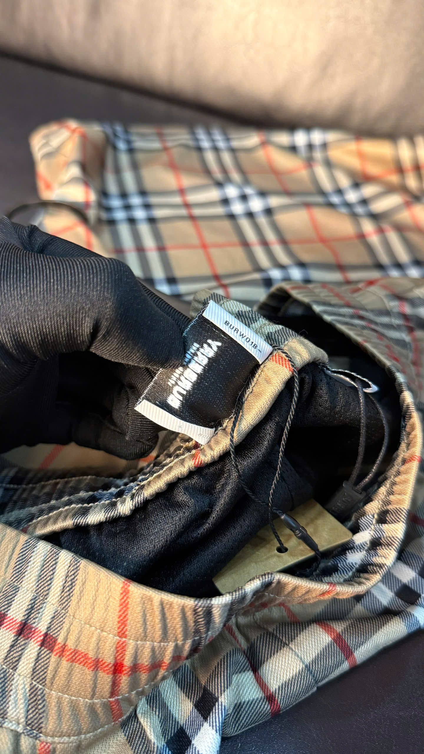 Burberry BURBERRY SHORT Size US 32 / EU 48 - 8 Thumbnail