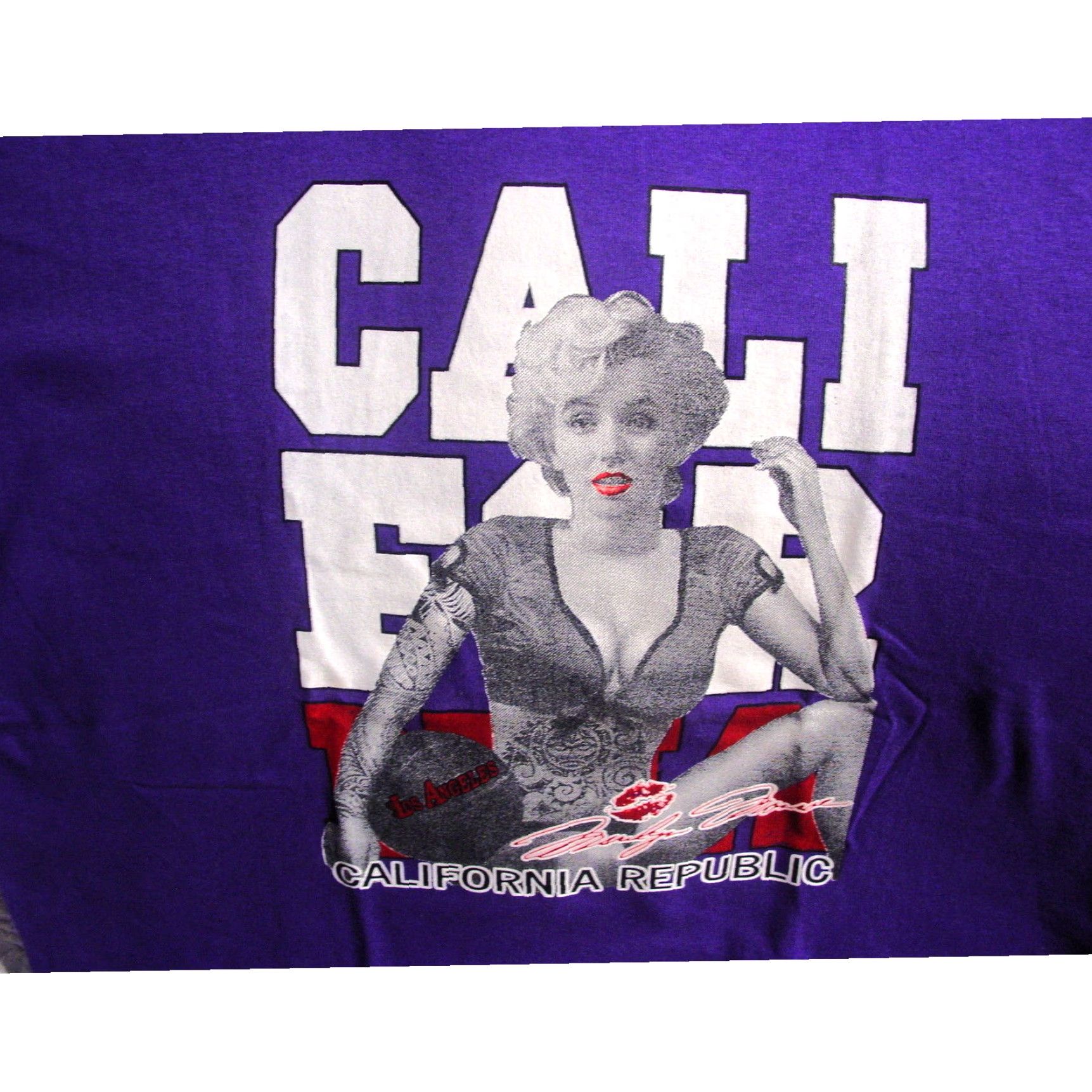 Vintage Marilyn Monroe Los Angeles California Republic Iconic Lips Graphic Tee in Rich Purple Size US L / EU 52-54 / 3 - 1 Preview