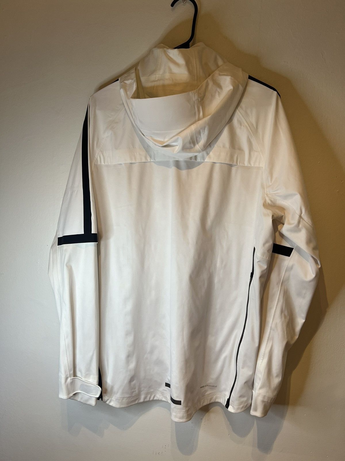 Nike Nike Aeroshield Run Jacket With Hood Size Medium White Size US M / EU 48-50 / 2 - 4 Thumbnail