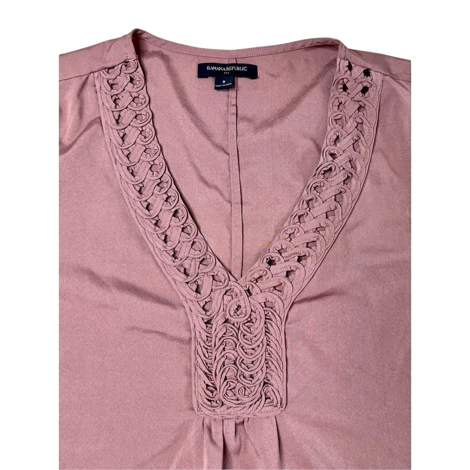 Banana Republic Banana Republic Pink Rose Embellished Tunic Blouse SMALL Size S / US 4 / IT 40 - 4 Thumbnail