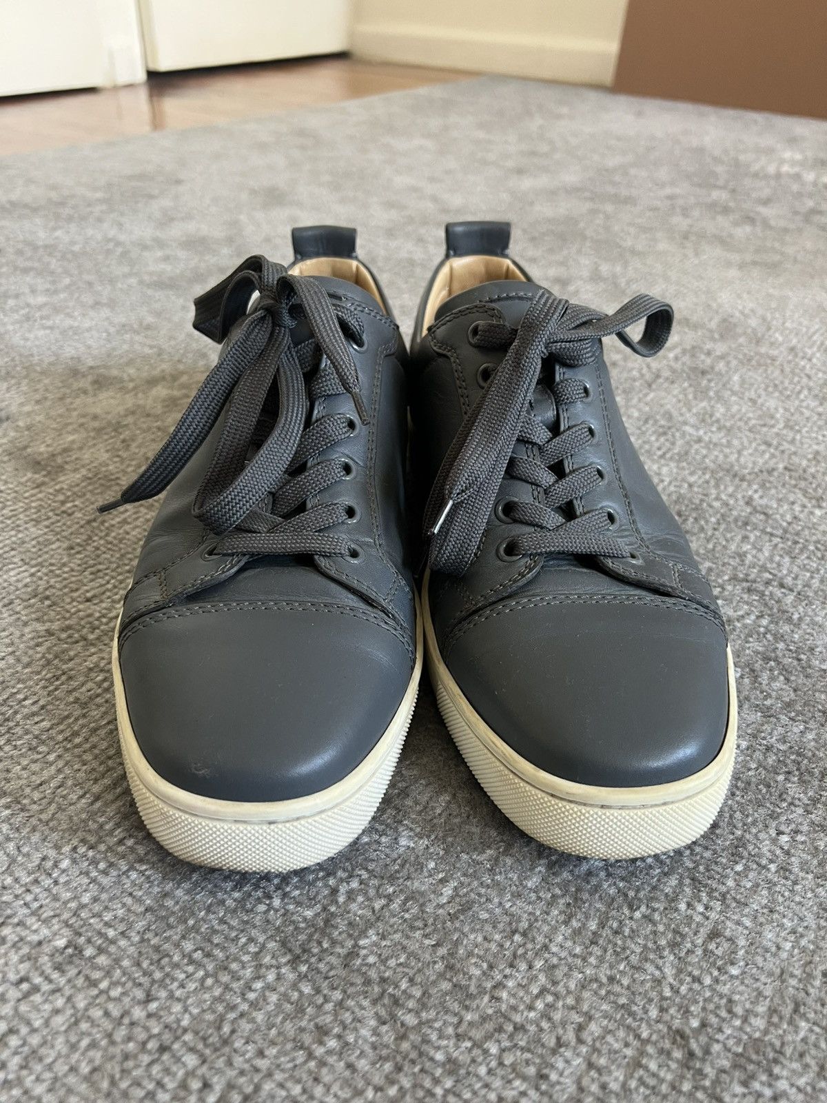 Christian Louboutin Vieira Low Red Bottom Size US 10 / EU 43 - 2 Thumbnail