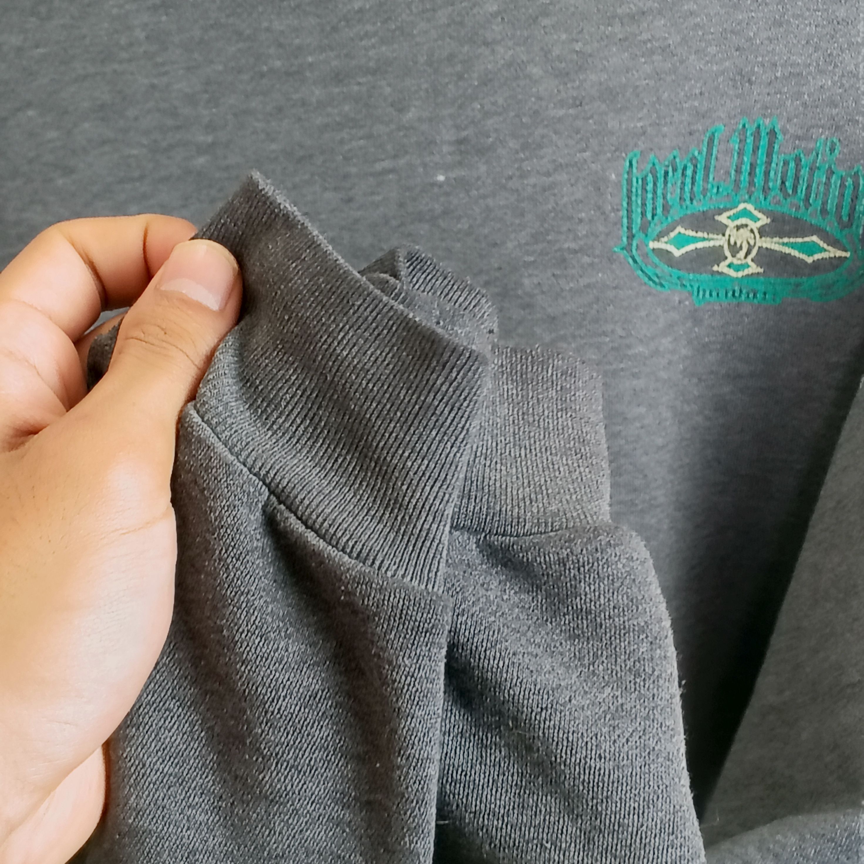 Vintage Vintage 90s Local Motion Hawaii Gray Sweatshirt Size L Size US L / EU 52-54 / 3 - 6 Thumbnail