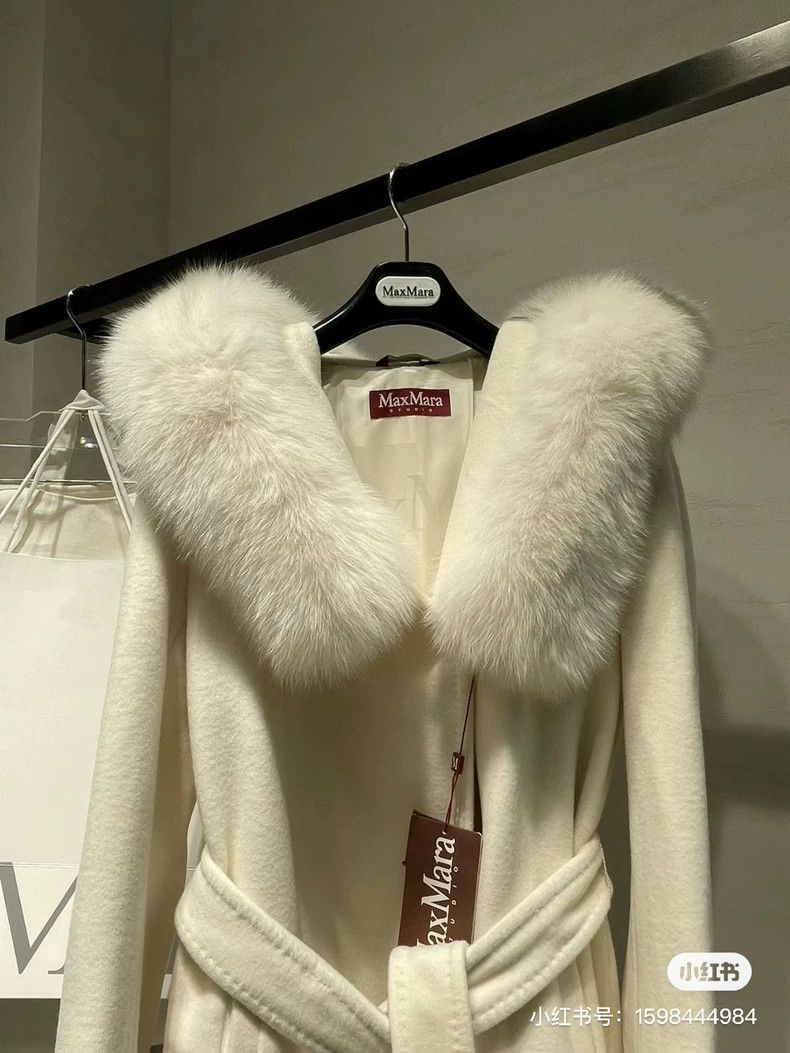 Max Mara Max Mara Studio white coat with fur collar Size S / US 4 / IT 40 - 2 Thumbnail