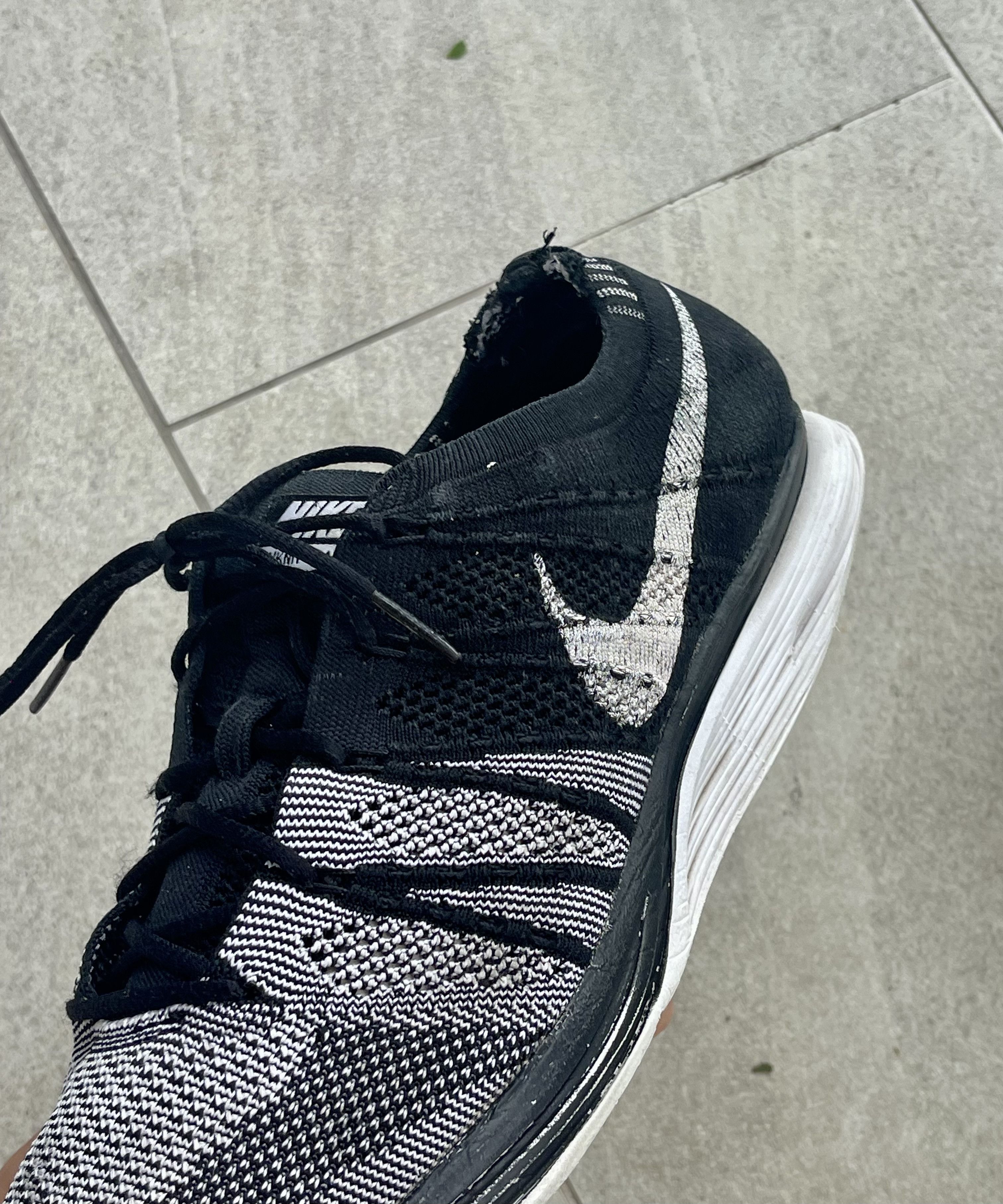 Nike (2018) Nike Flyknit Trainer Oreo Kanye Yeezy Black/ White Size US 10 / EU 43 - 10 Thumbnail