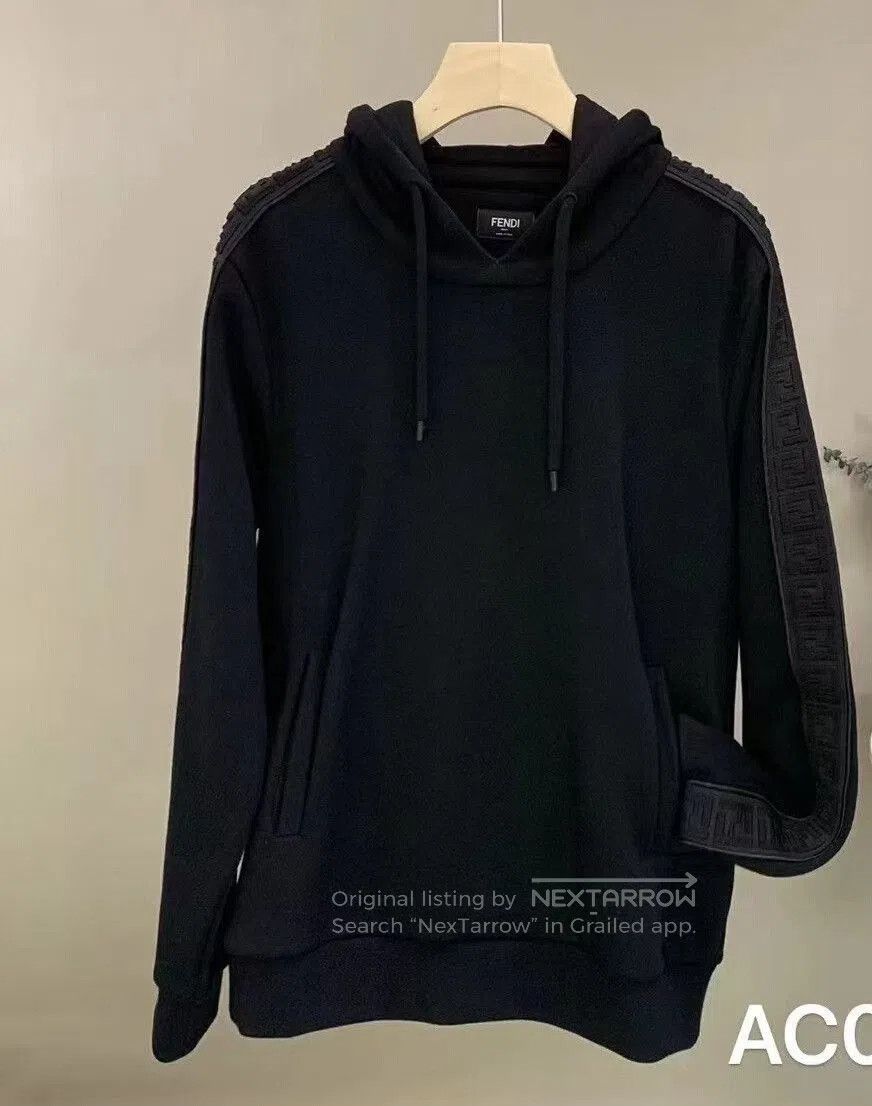 Fendi Fendi Black Logo Hoodie Sweatshirt XS. Size XS / US 0-2 / IT 36-38 - 3 Thumbnail